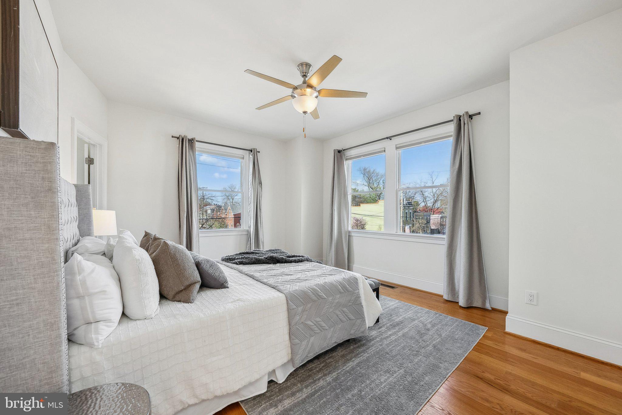 OLD TOWN ALEXANDRIA - Residential