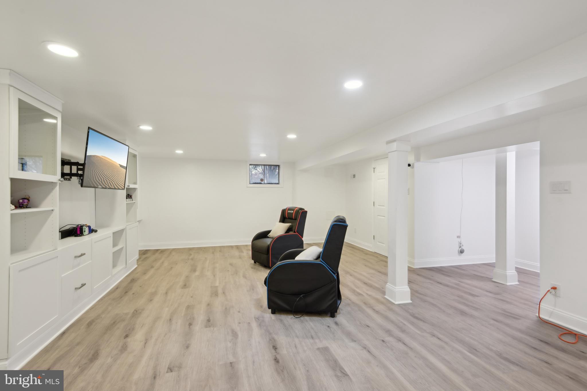 WESTWOOD MANOR - Residential