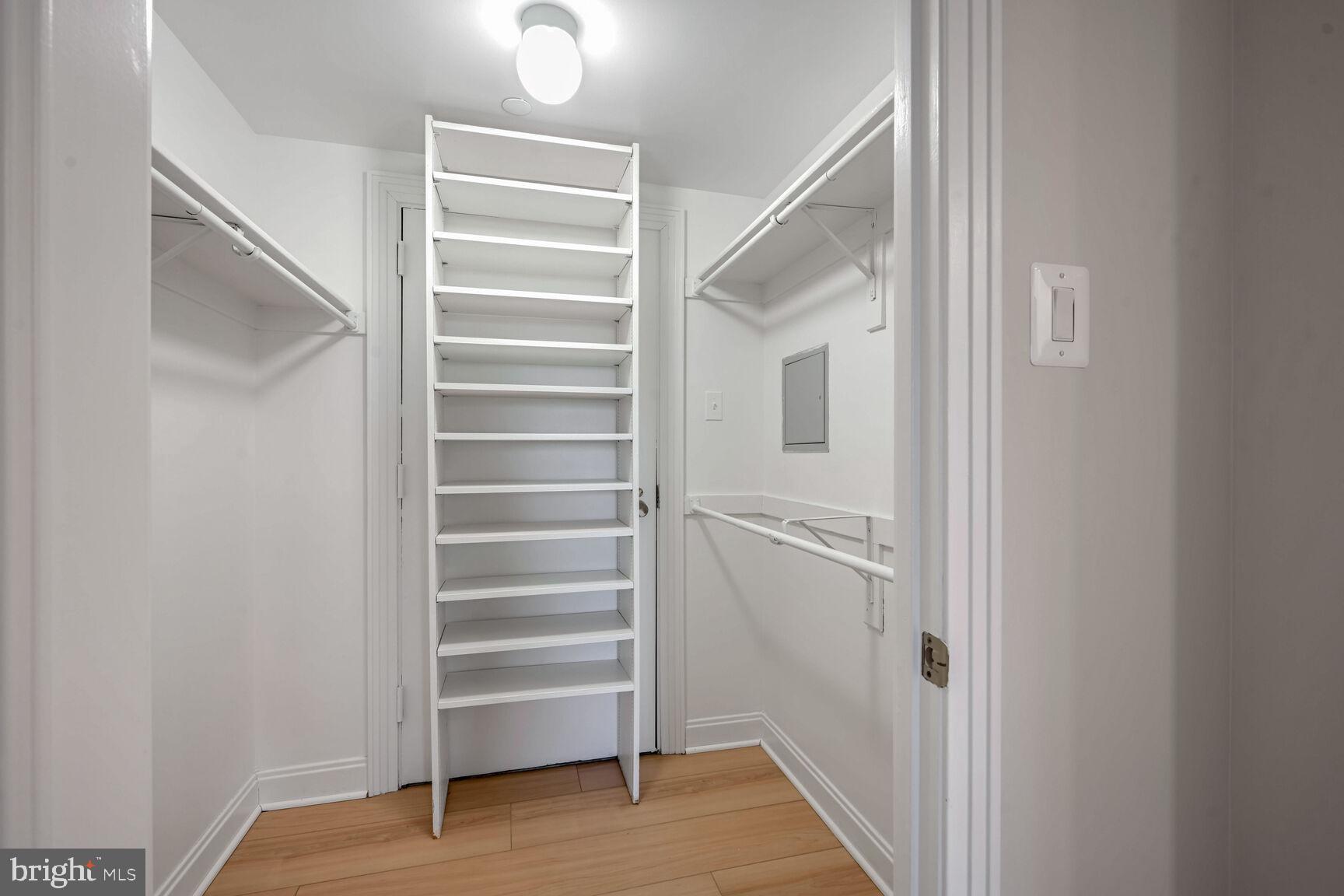 THE CARLETON OF CHEVY CHASE - Residential