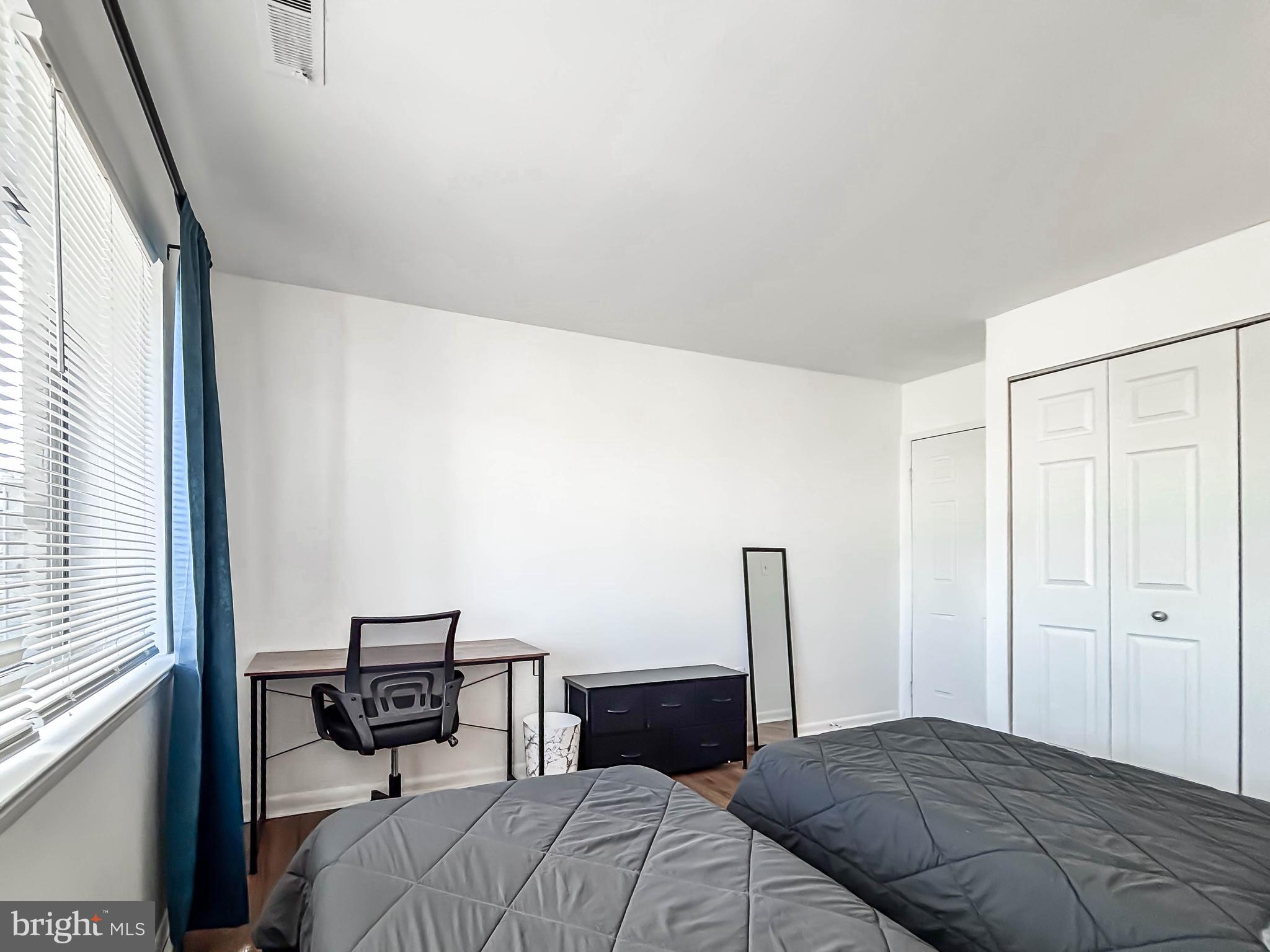 PIKESVILLE - Residential