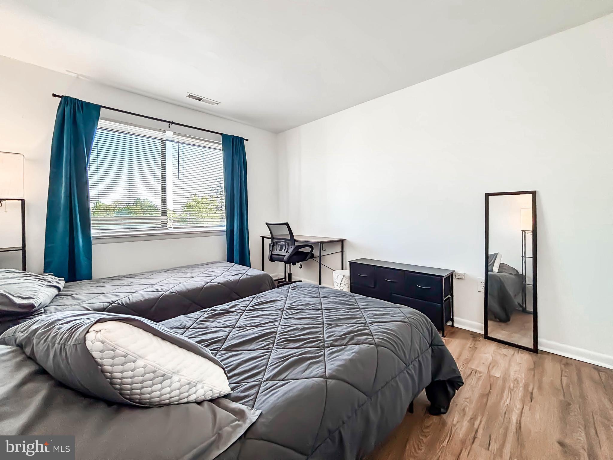 PIKESVILLE - Residential