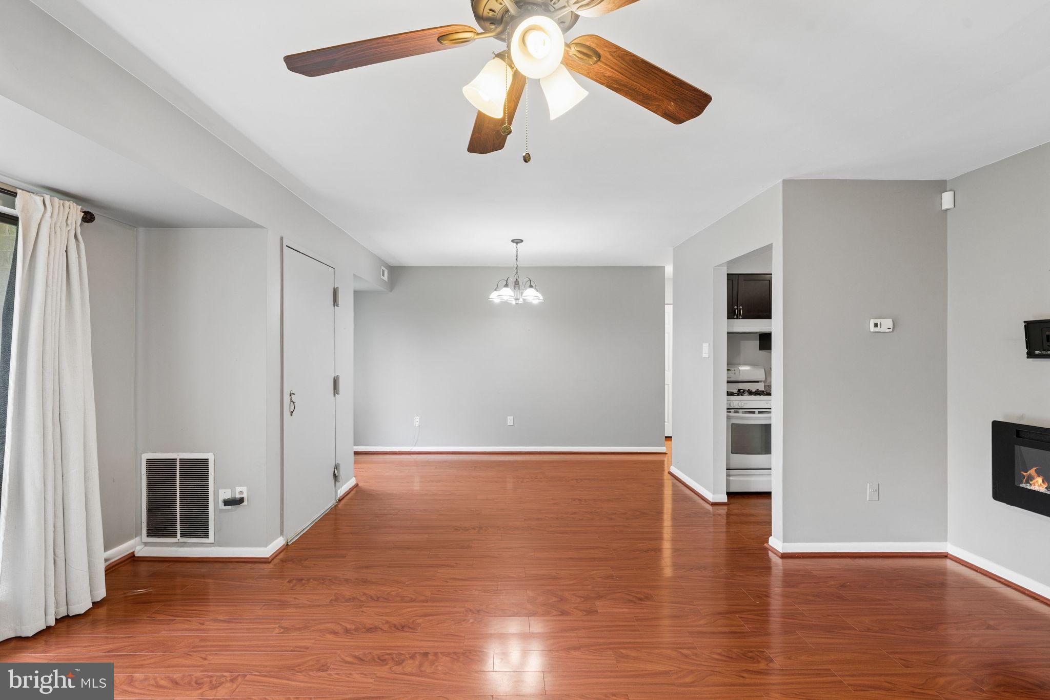 LONG REACH KNOLLS - Residential
