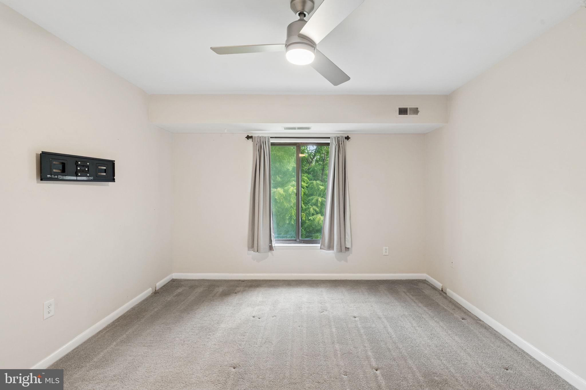 LONG REACH KNOLLS - Residential
