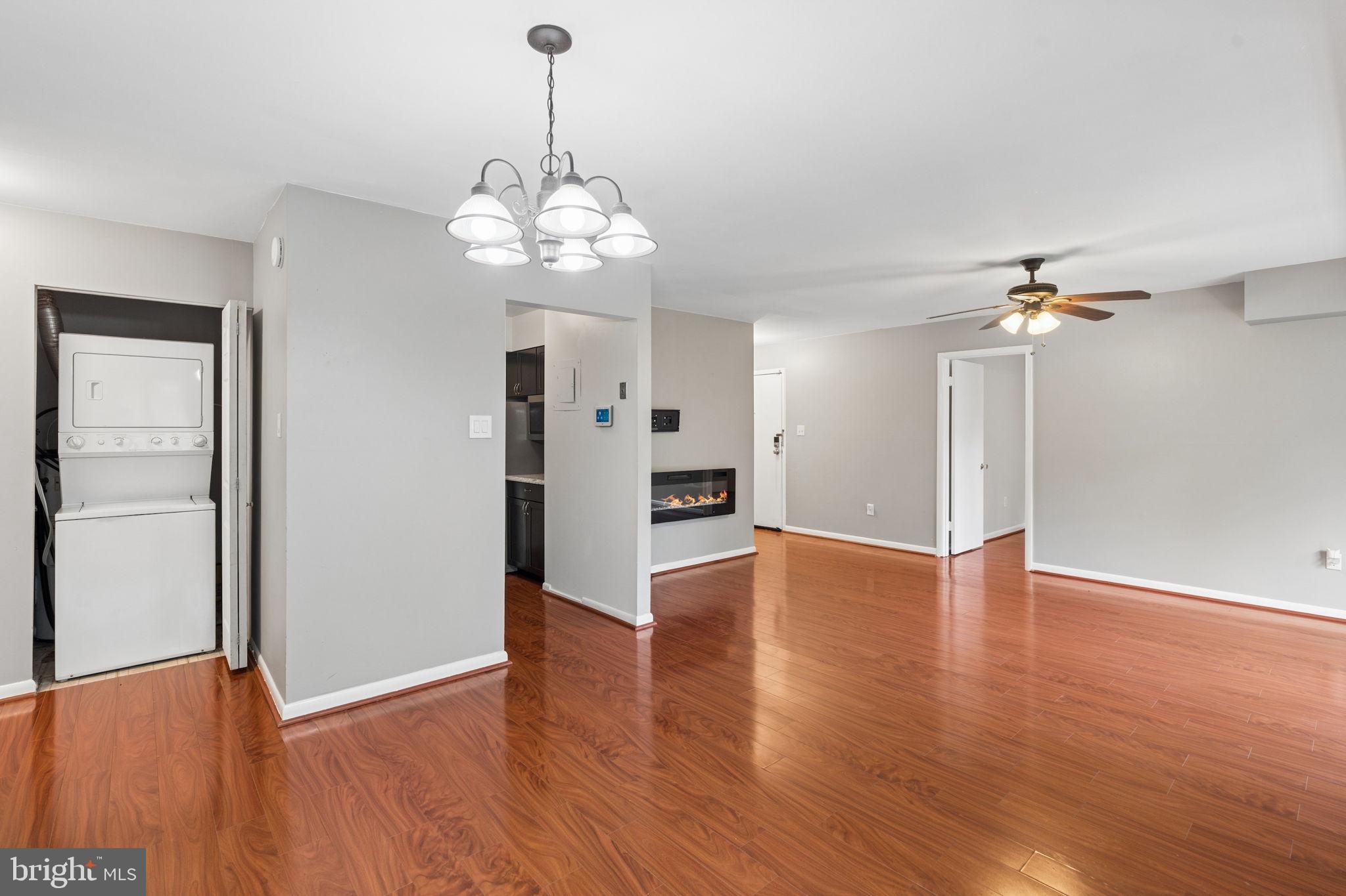 LONG REACH KNOLLS - Residential