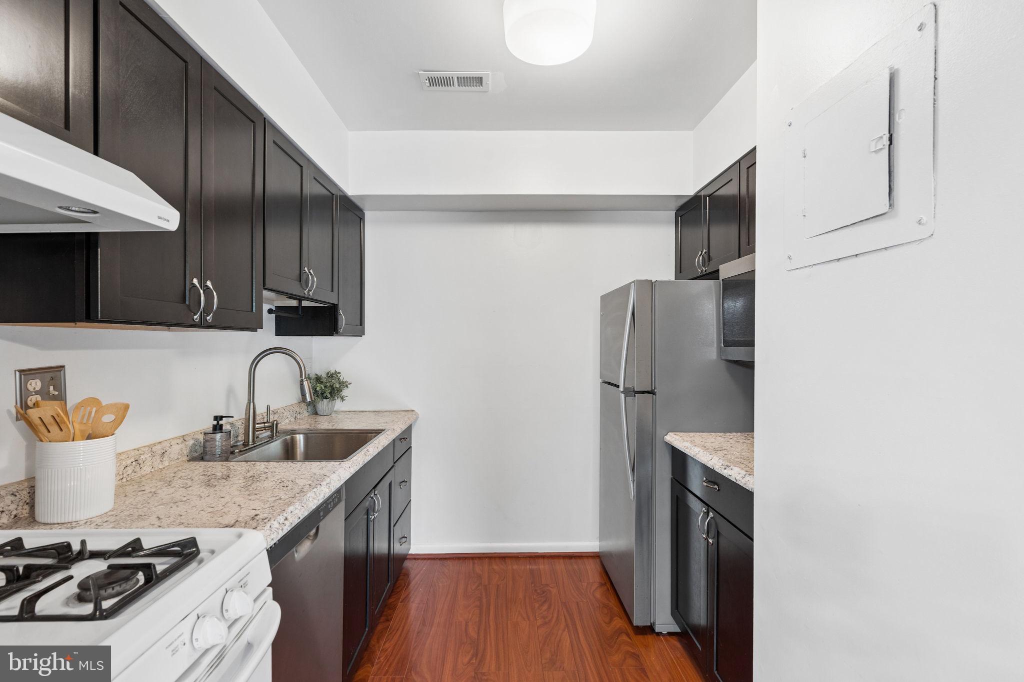 LONG REACH KNOLLS - Residential