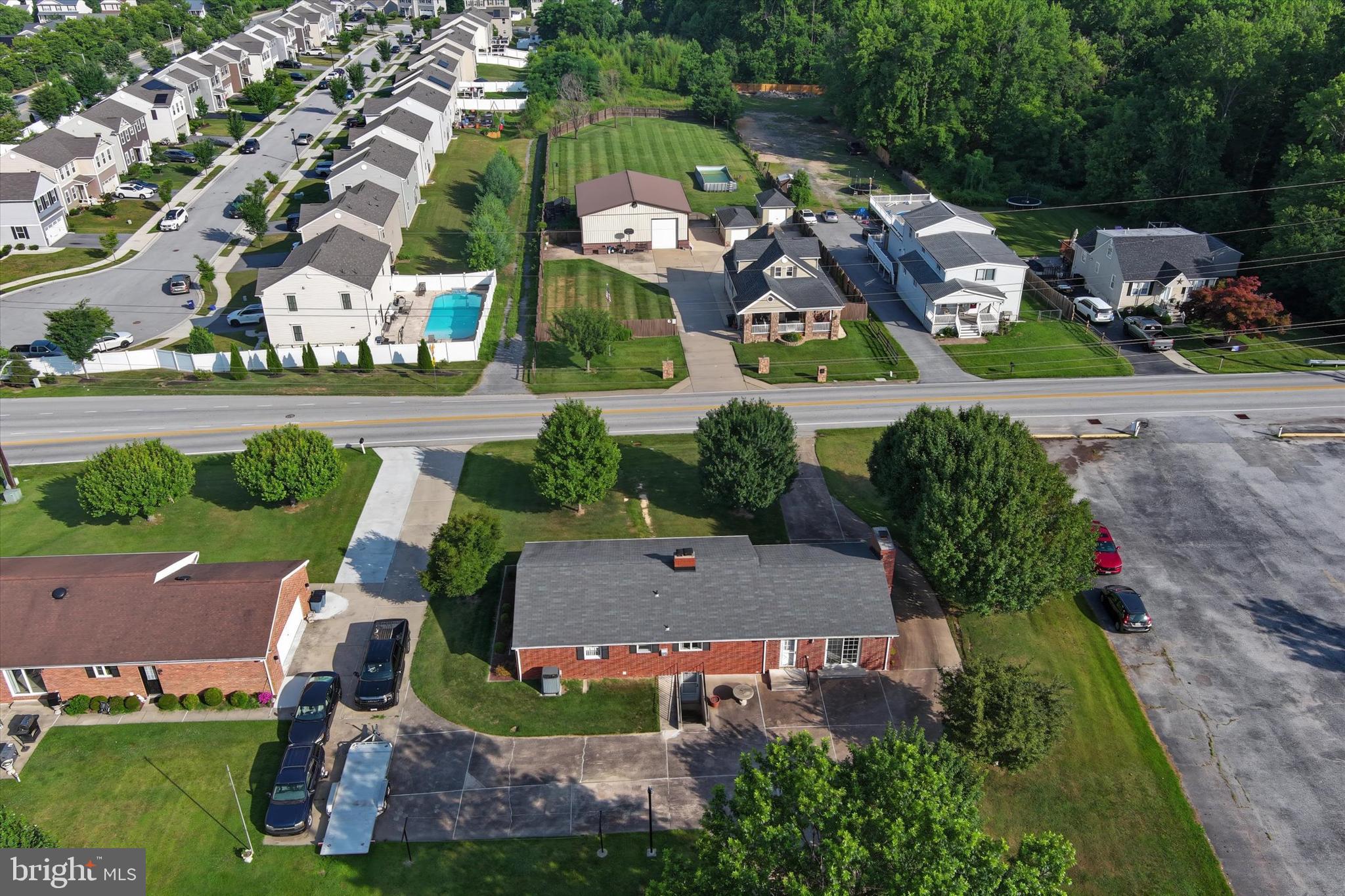 MIDDLE RIVER - Residential