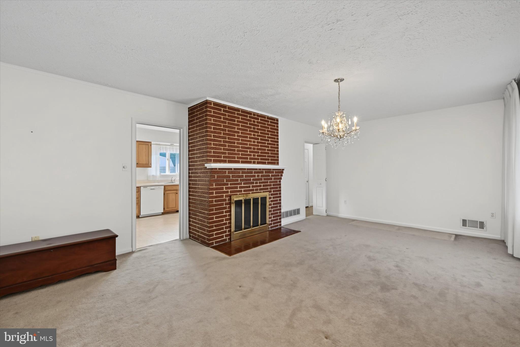 MIDDLE RIVER - Residential