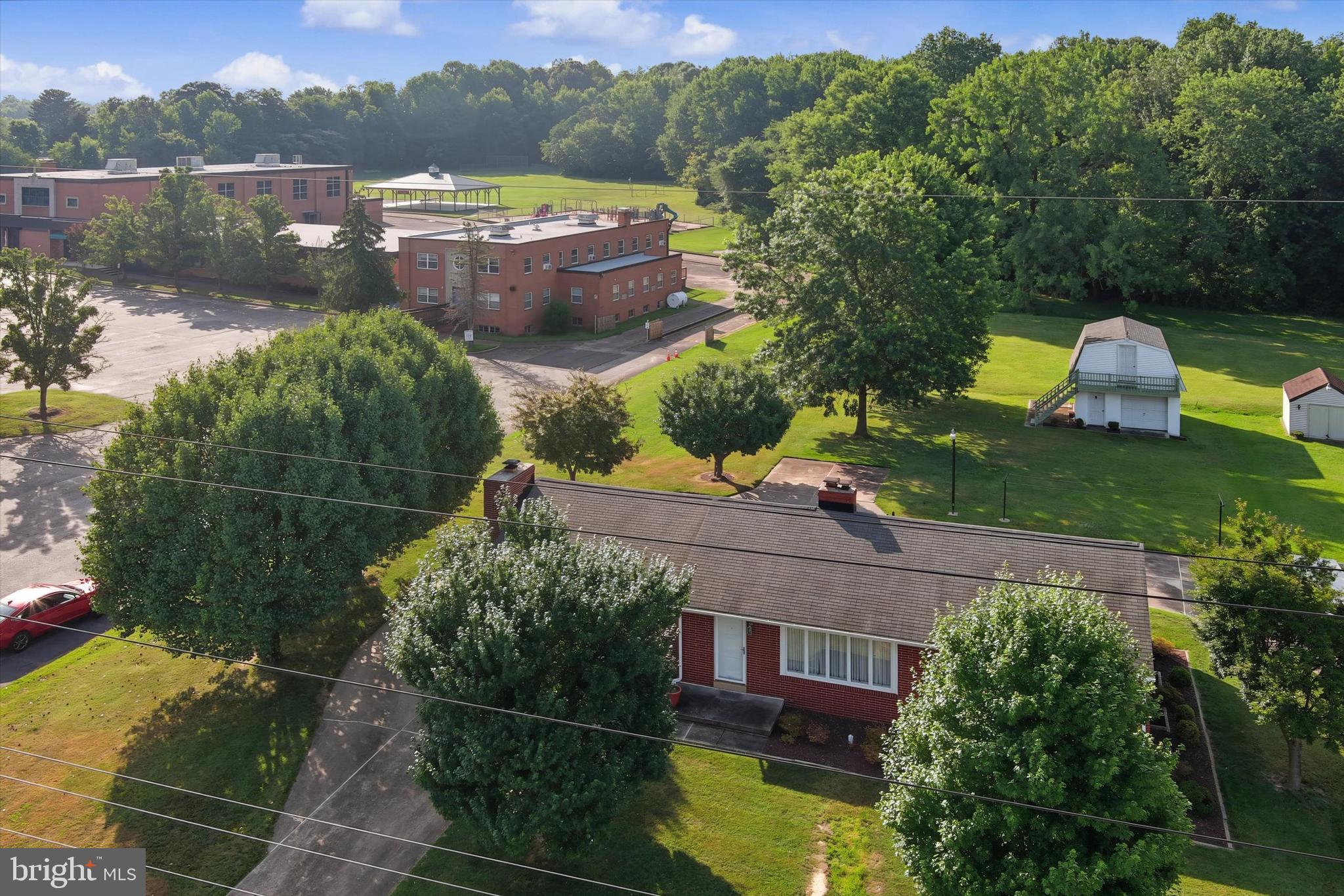 MIDDLE RIVER - Residential