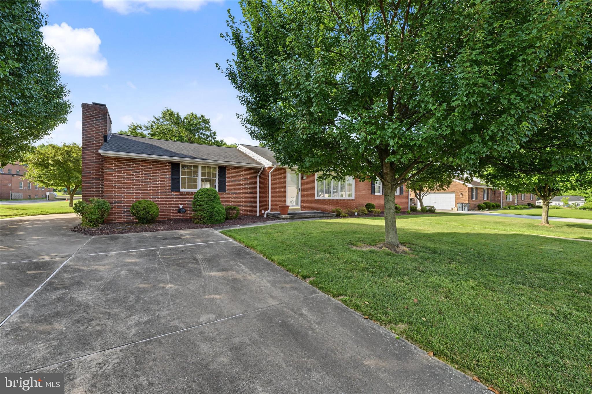 MIDDLE RIVER - Residential
