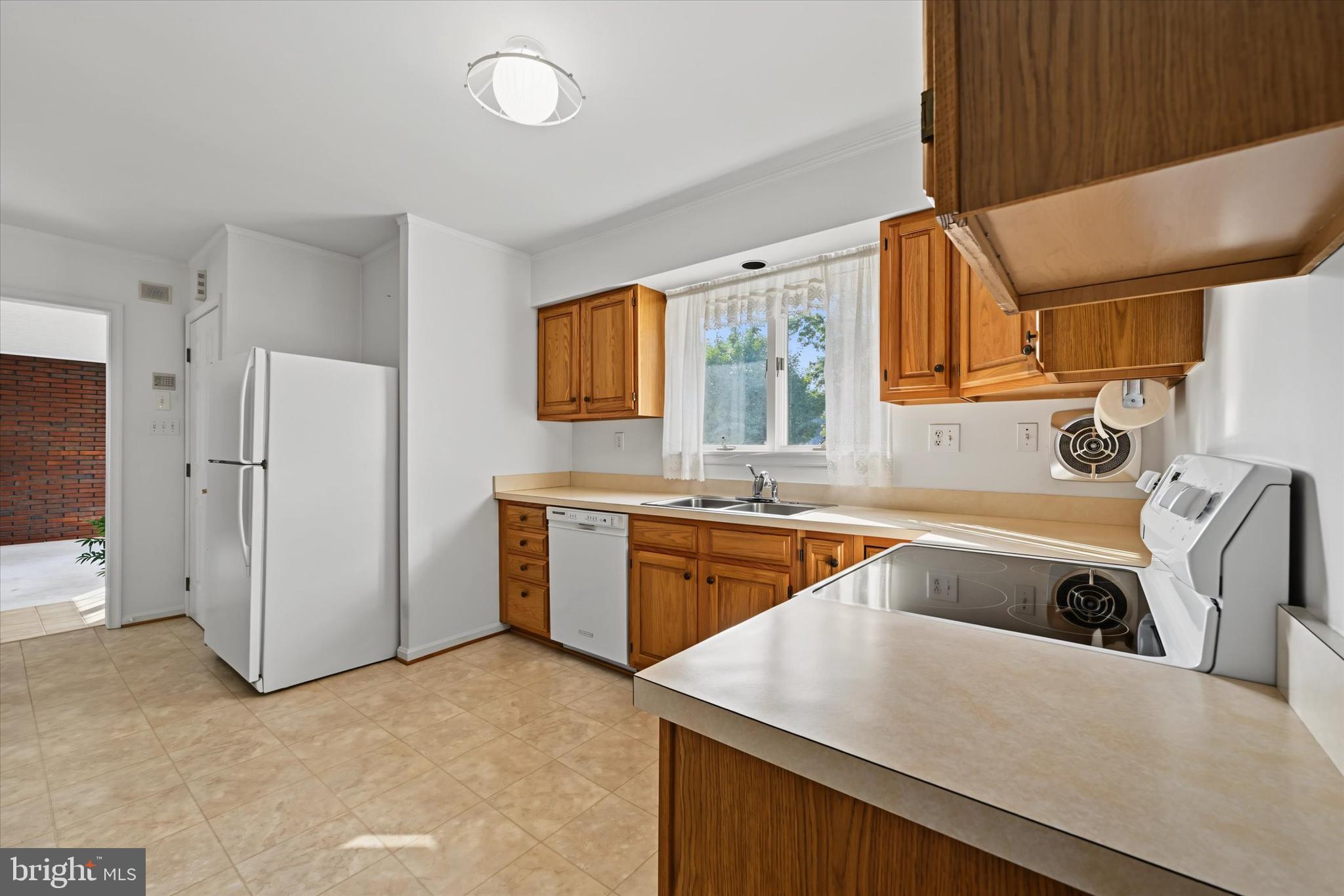 MIDDLE RIVER - Residential