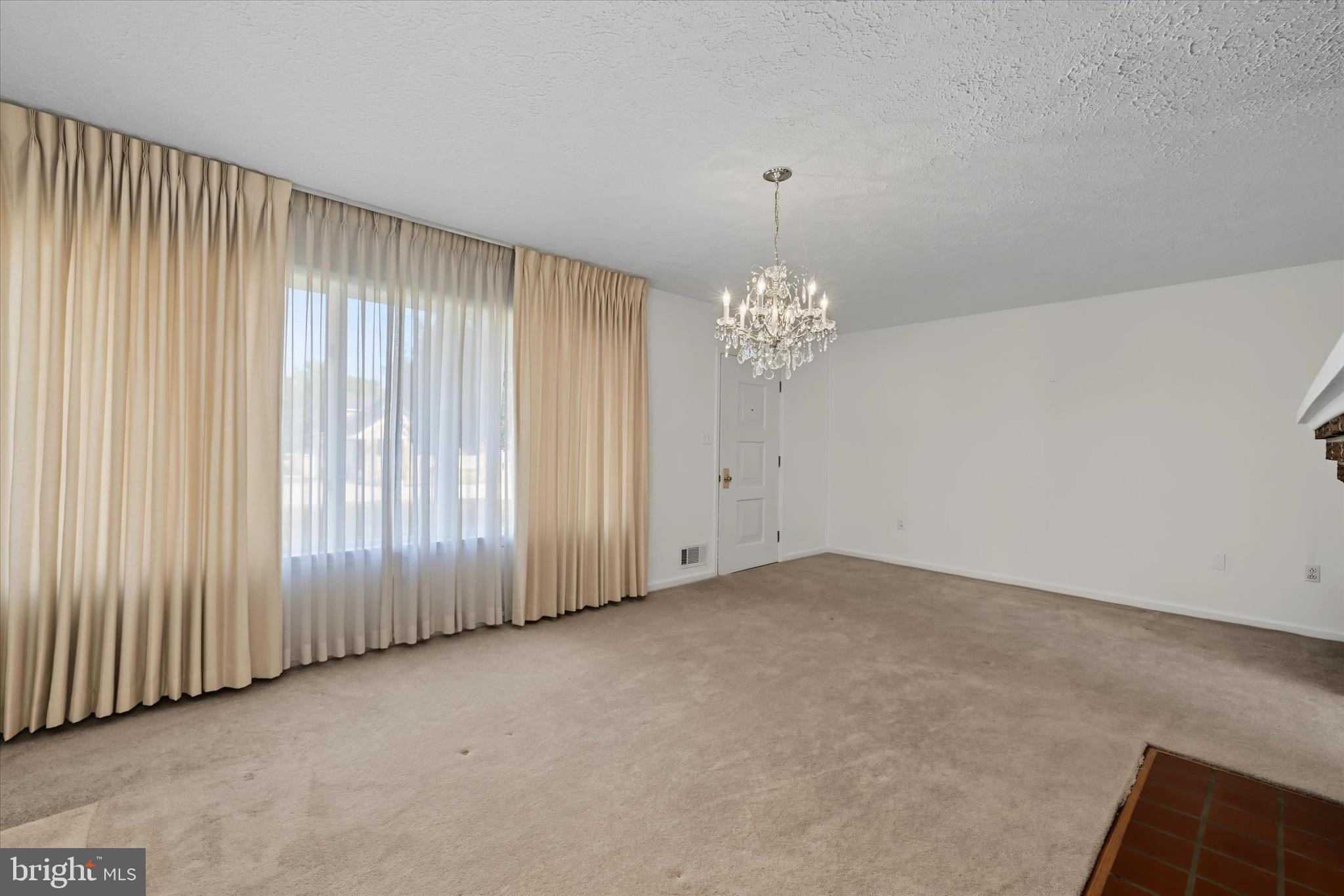 MIDDLE RIVER - Residential
