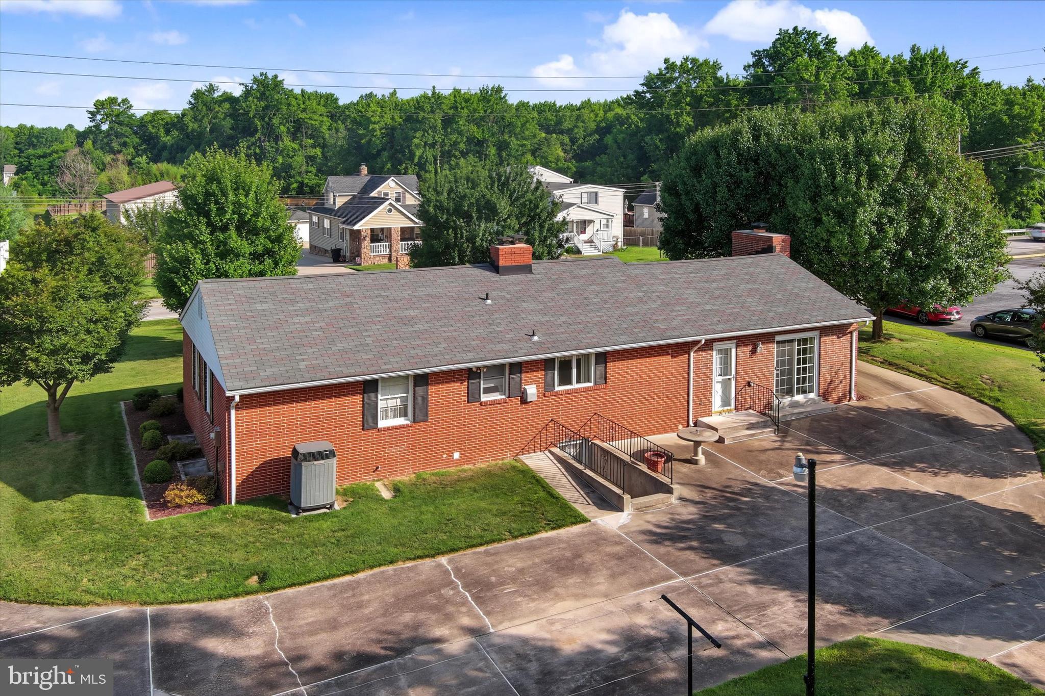MIDDLE RIVER - Residential