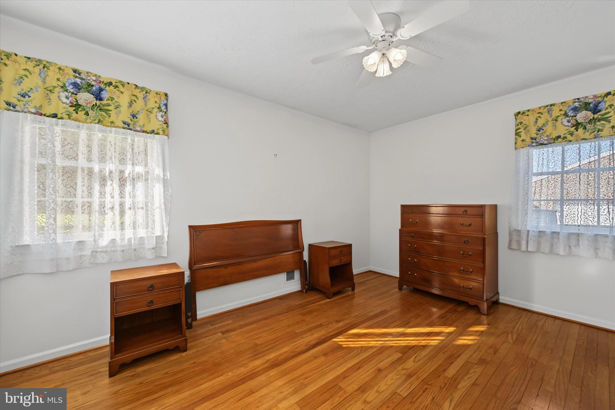 MIDDLE RIVER - Residential