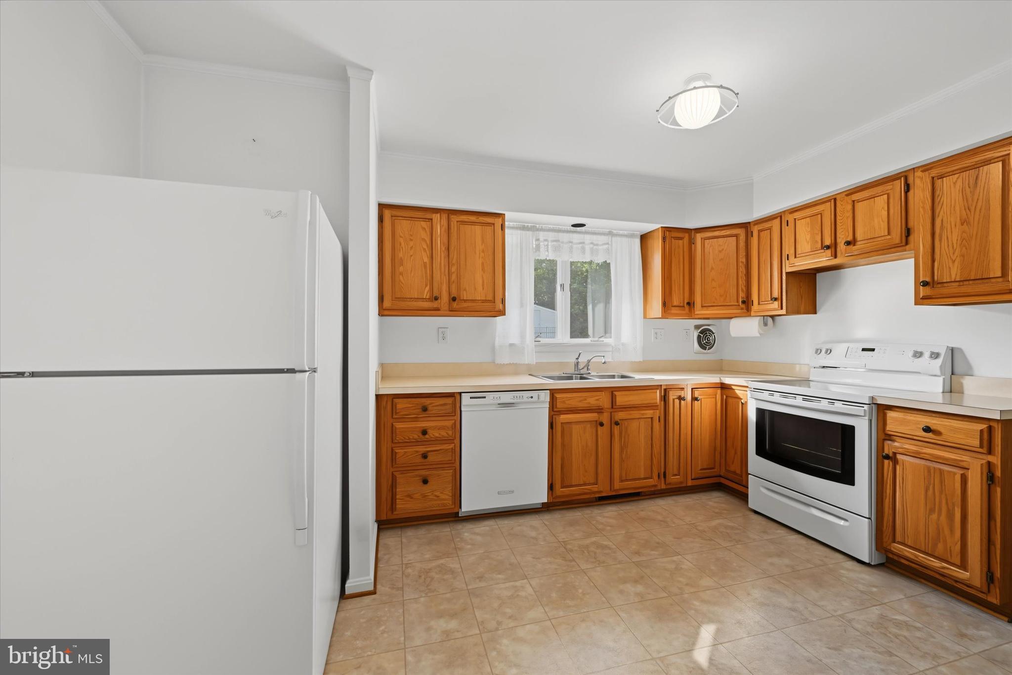 MIDDLE RIVER - Residential