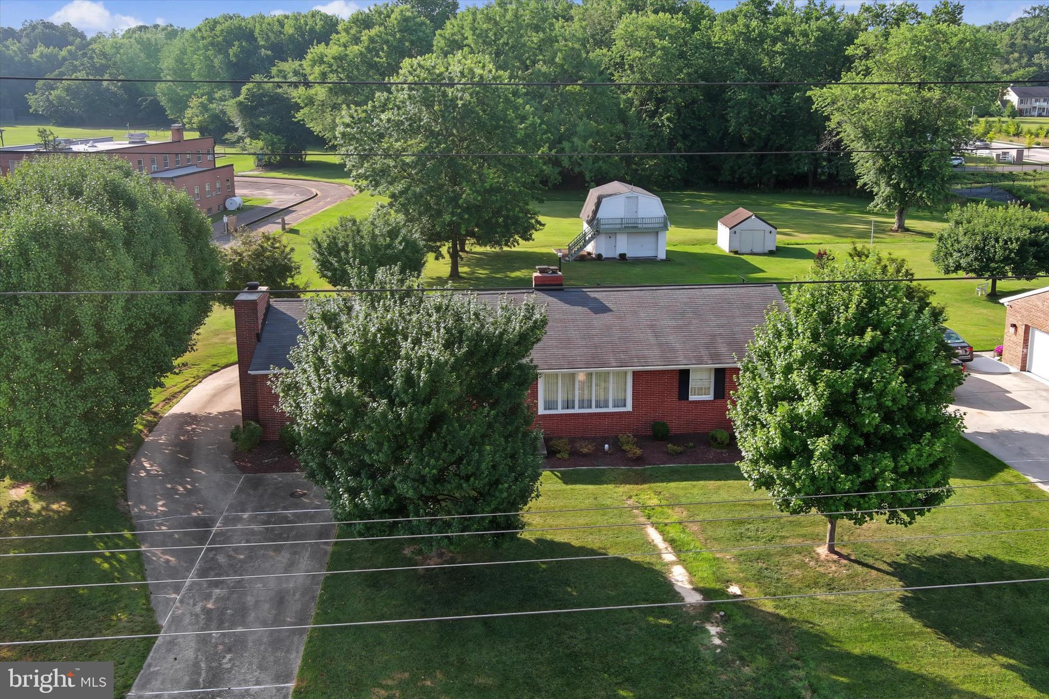 MIDDLE RIVER - Residential