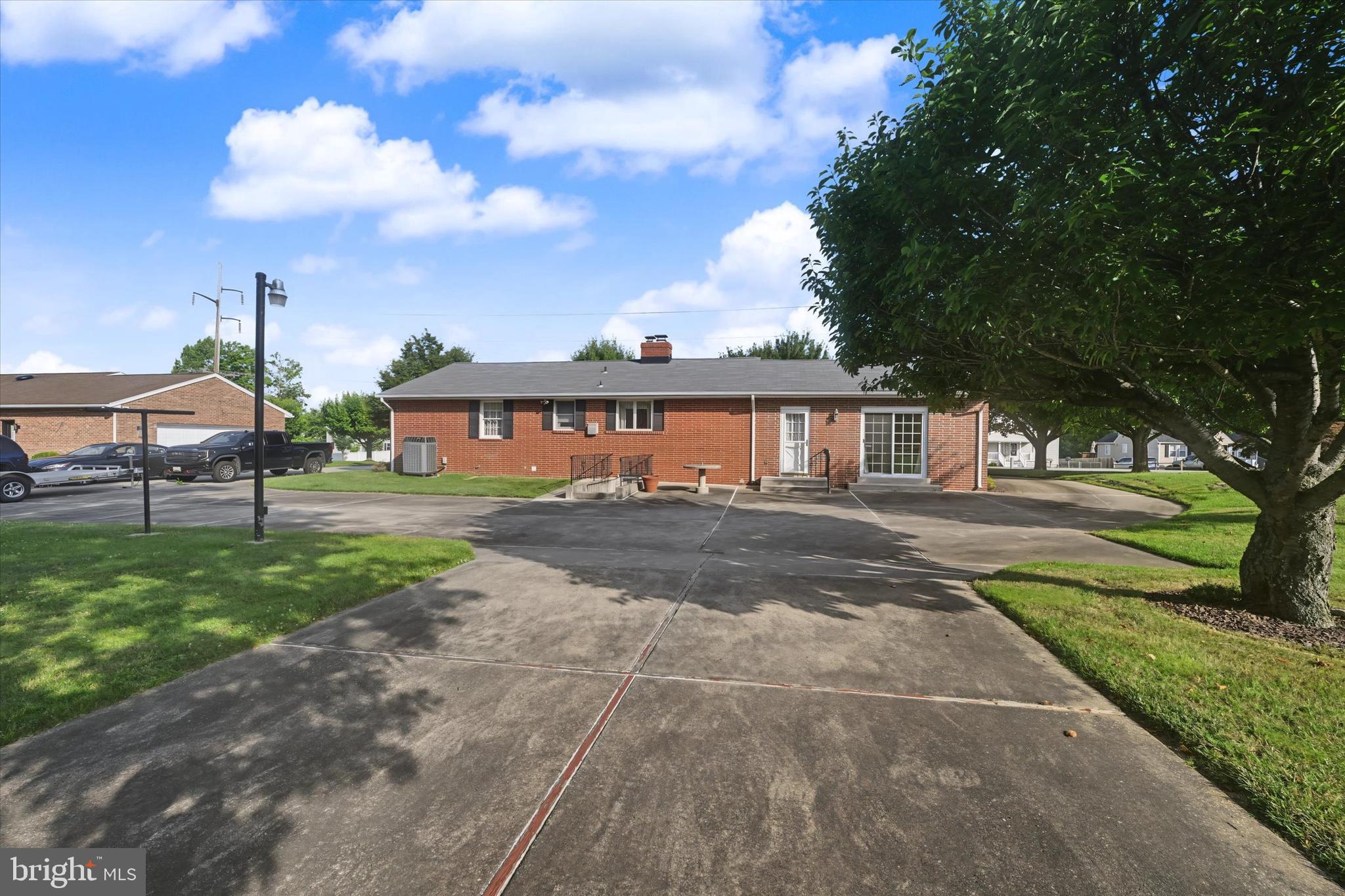 MIDDLE RIVER - Residential