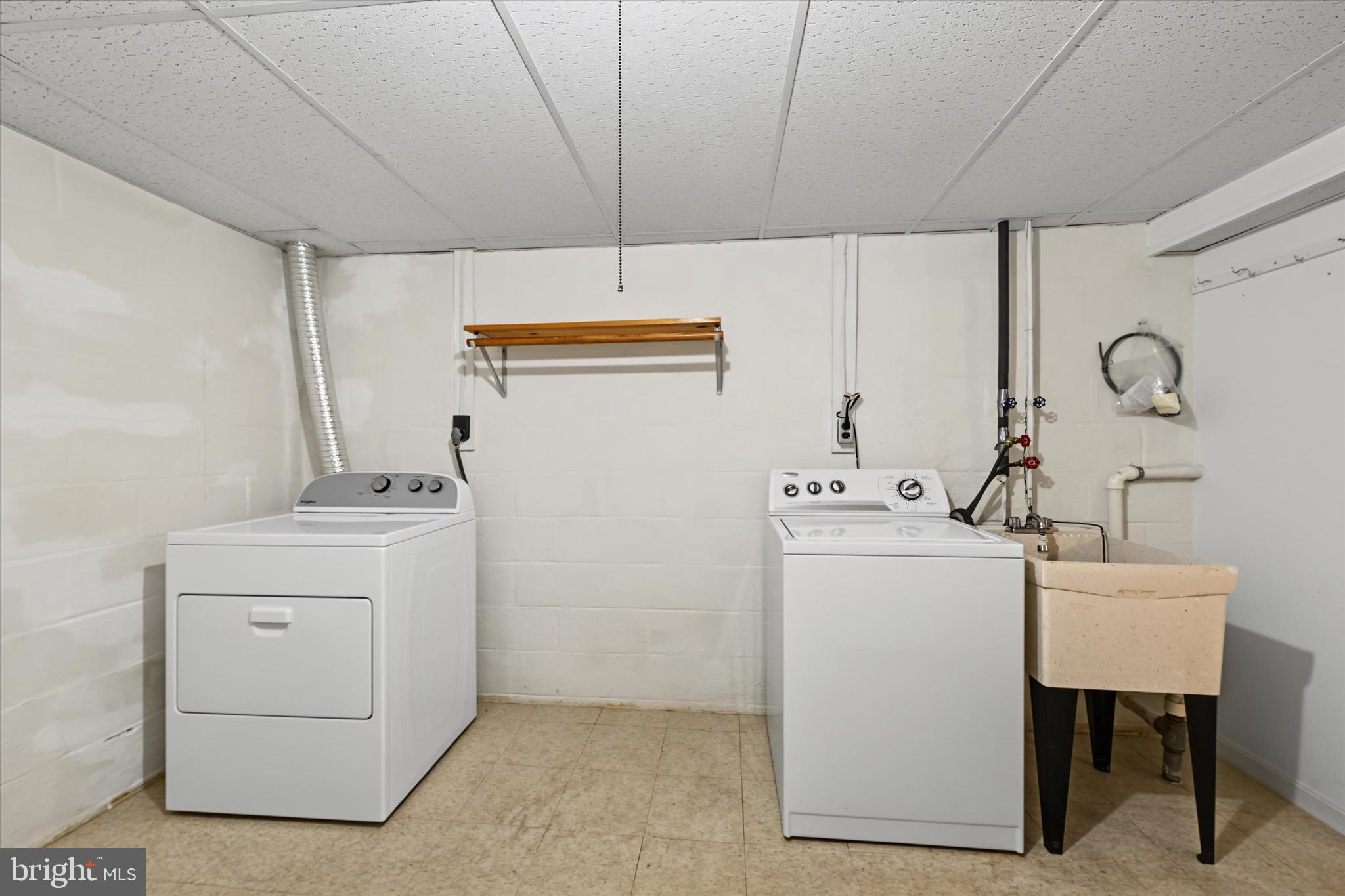 MIDDLE RIVER - Residential
