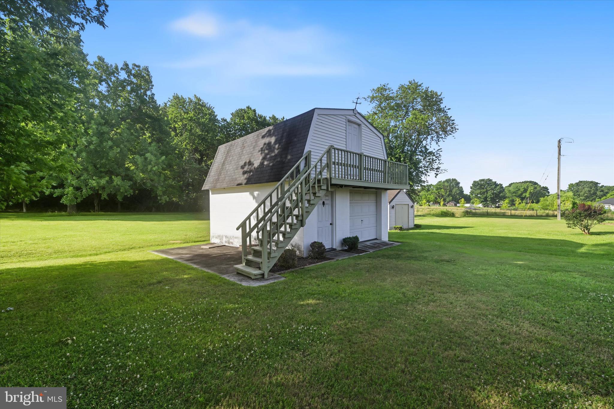 MIDDLE RIVER - Residential