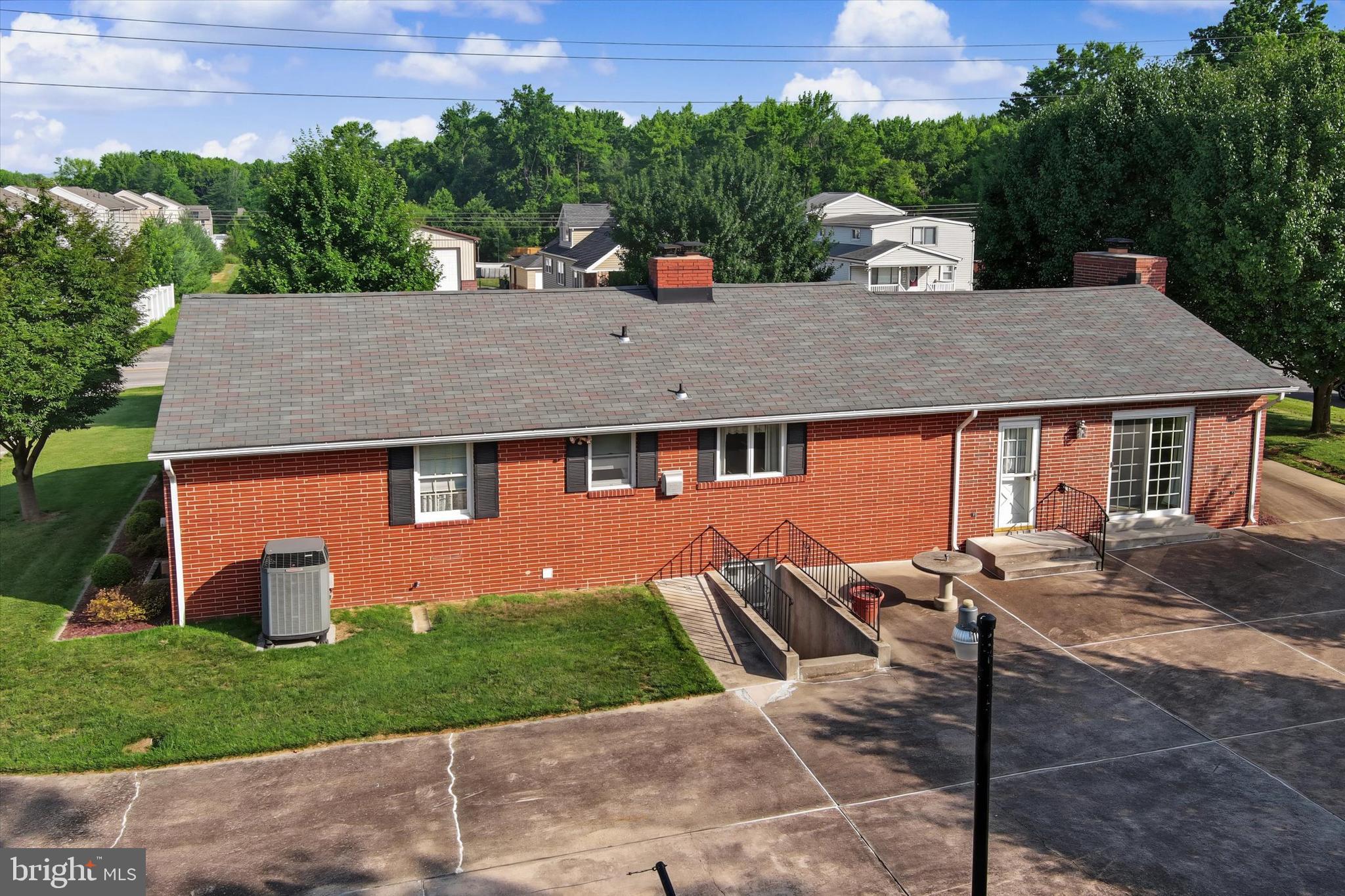 MIDDLE RIVER - Residential