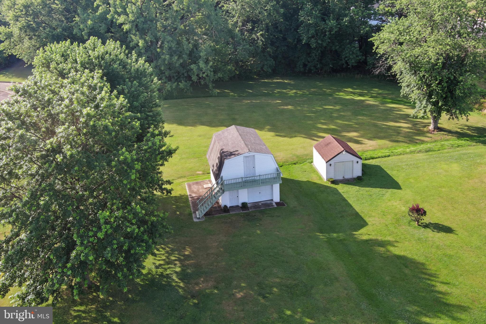 MIDDLE RIVER - Residential