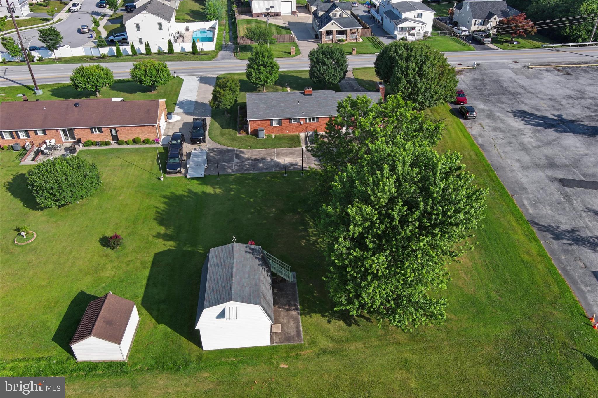 MIDDLE RIVER - Residential