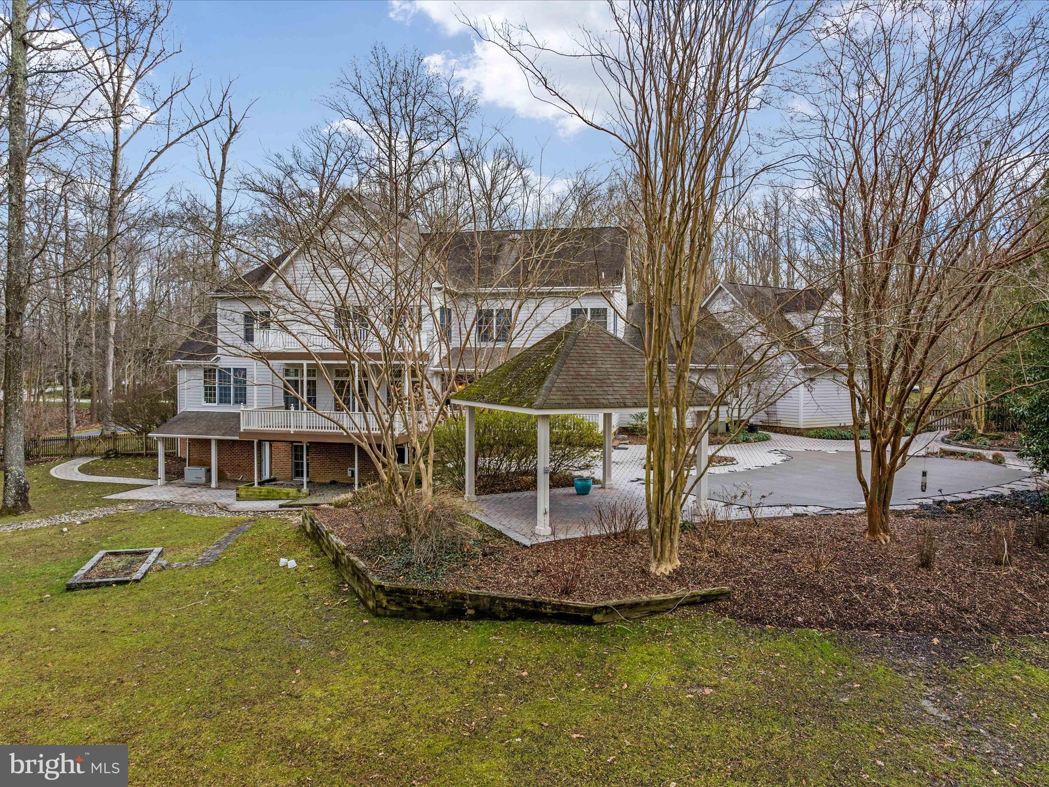 SOUTH RIVER COLONY - Residential