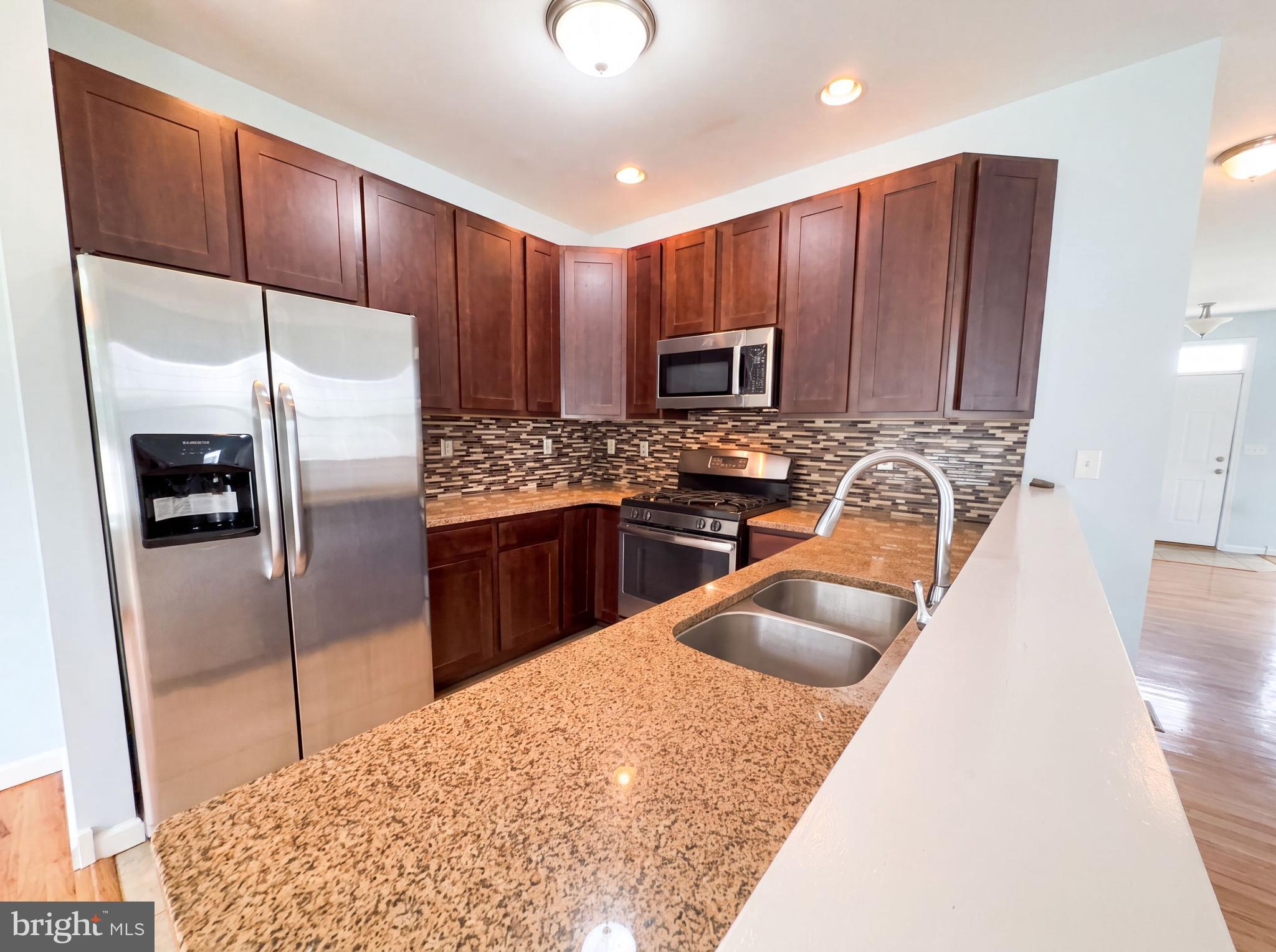 LAUREL FIELD - Residential
