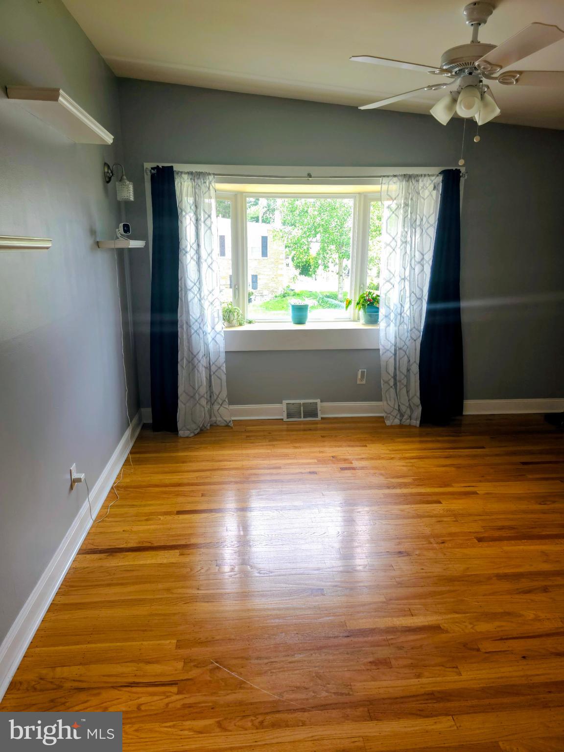 ROSLYN - Residential