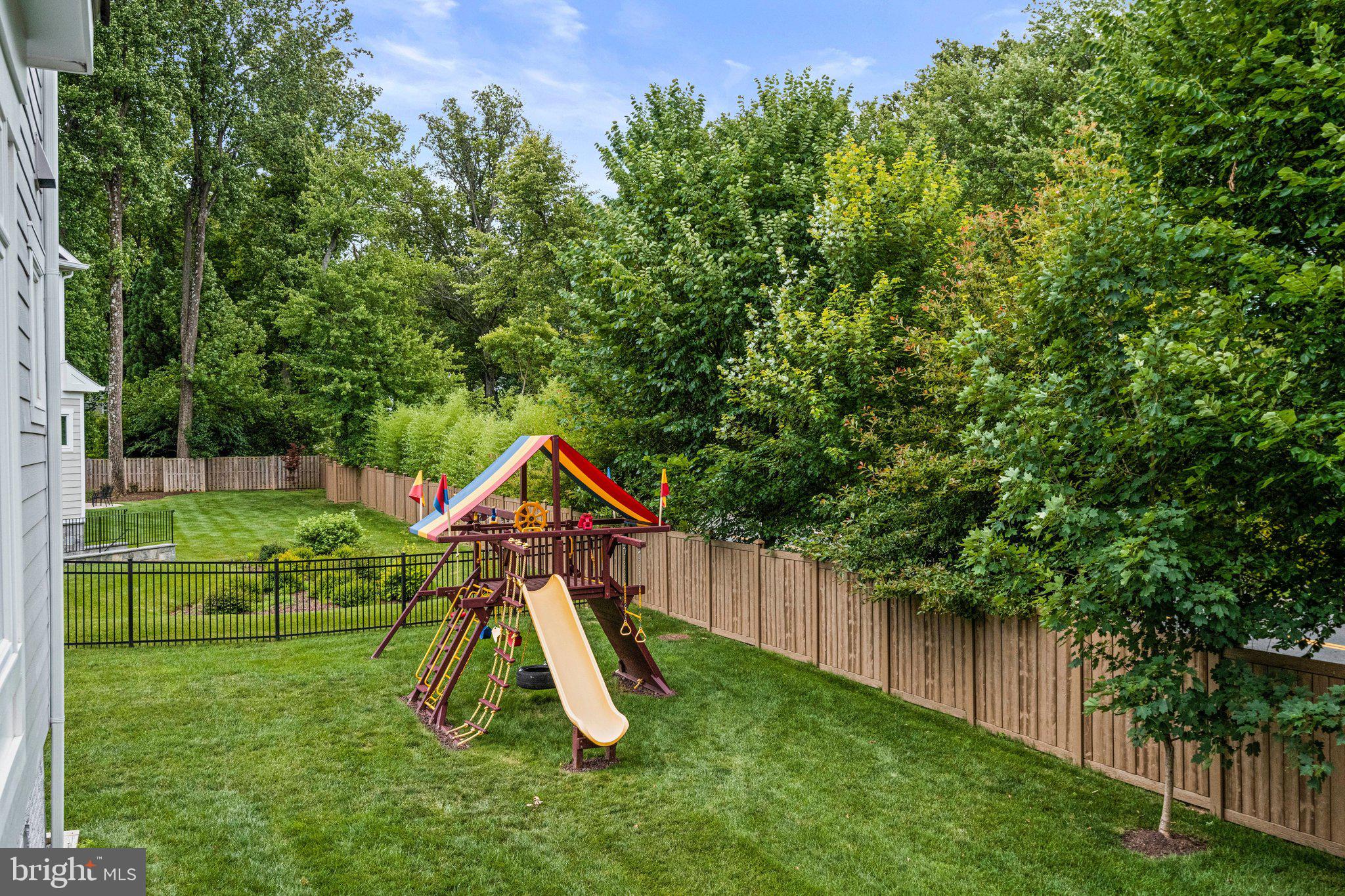 WESTBRIAR COUNTRY CLUB ESTATES - Residential