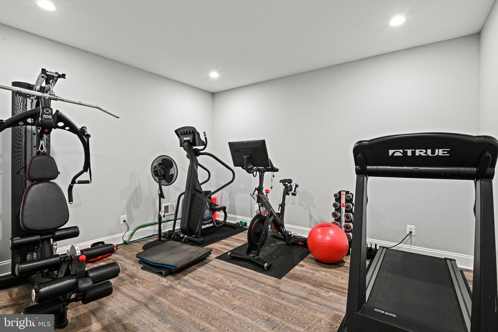 WESTBRIAR COUNTRY CLUB ESTATES - Residential