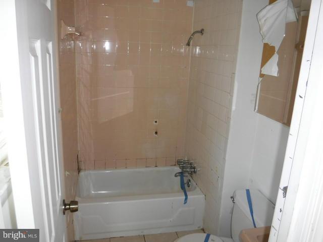 NORTHAMPTON - Residential