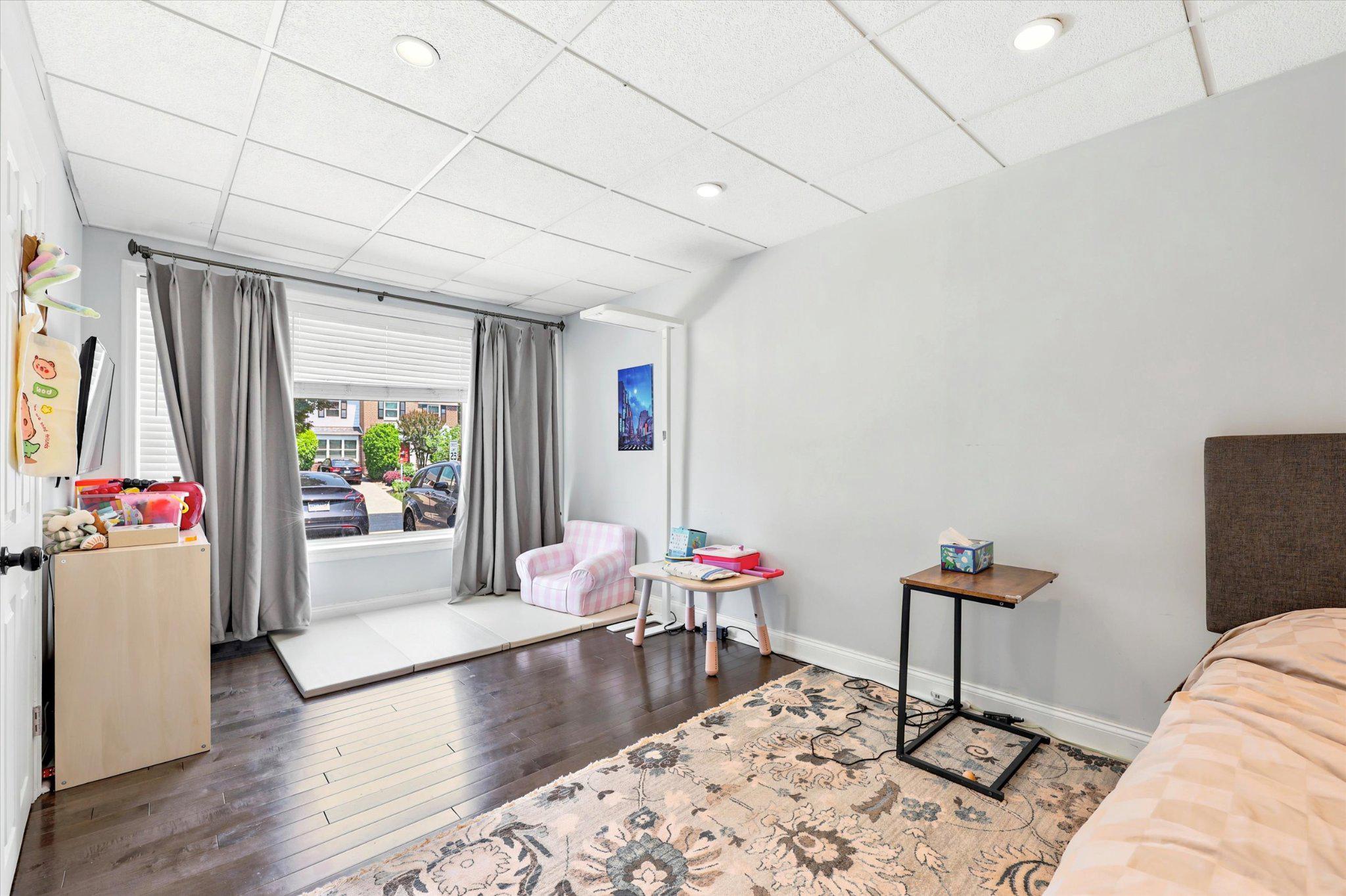 WOODMERE - Residential