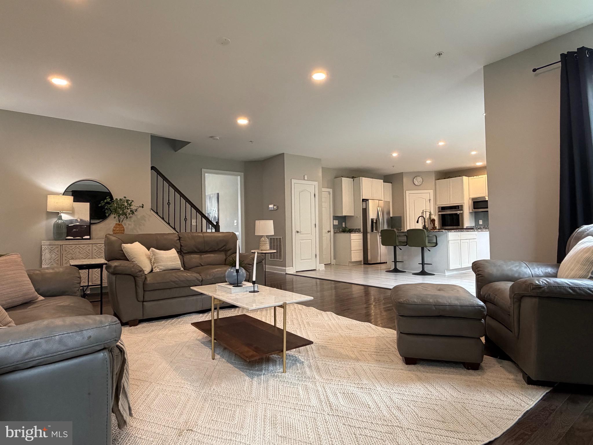 TANTALLON ON THE POTOMAC - Residential
