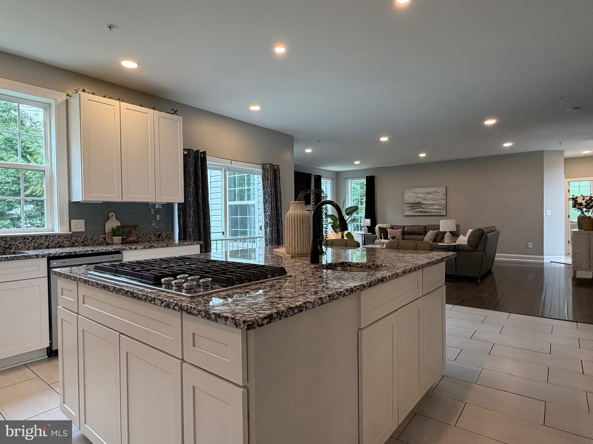 TANTALLON ON THE POTOMAC - Residential