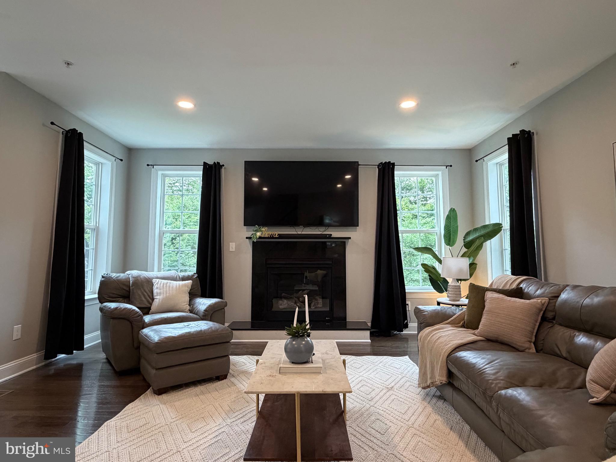 TANTALLON ON THE POTOMAC - Residential