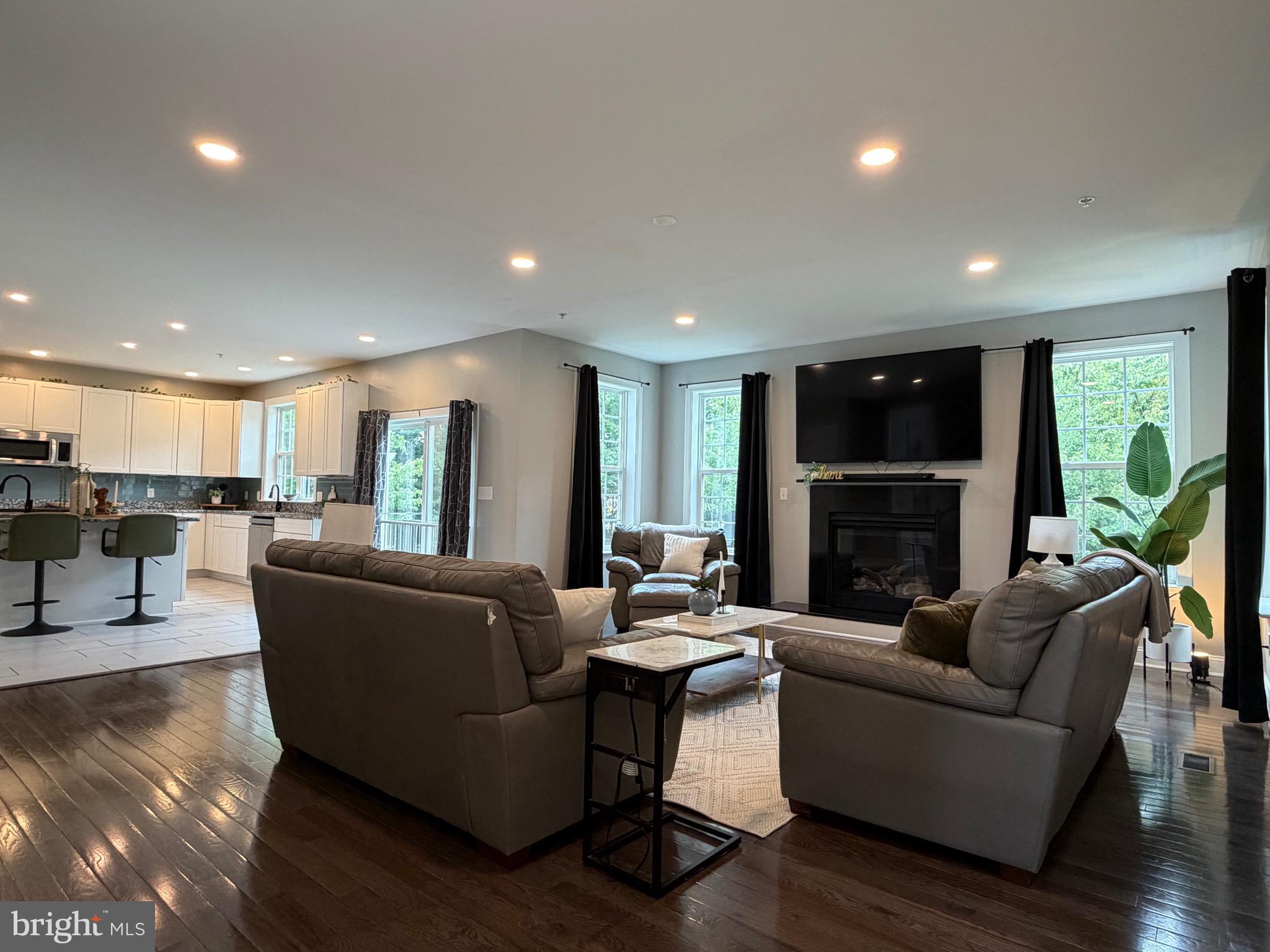 TANTALLON ON THE POTOMAC - Residential