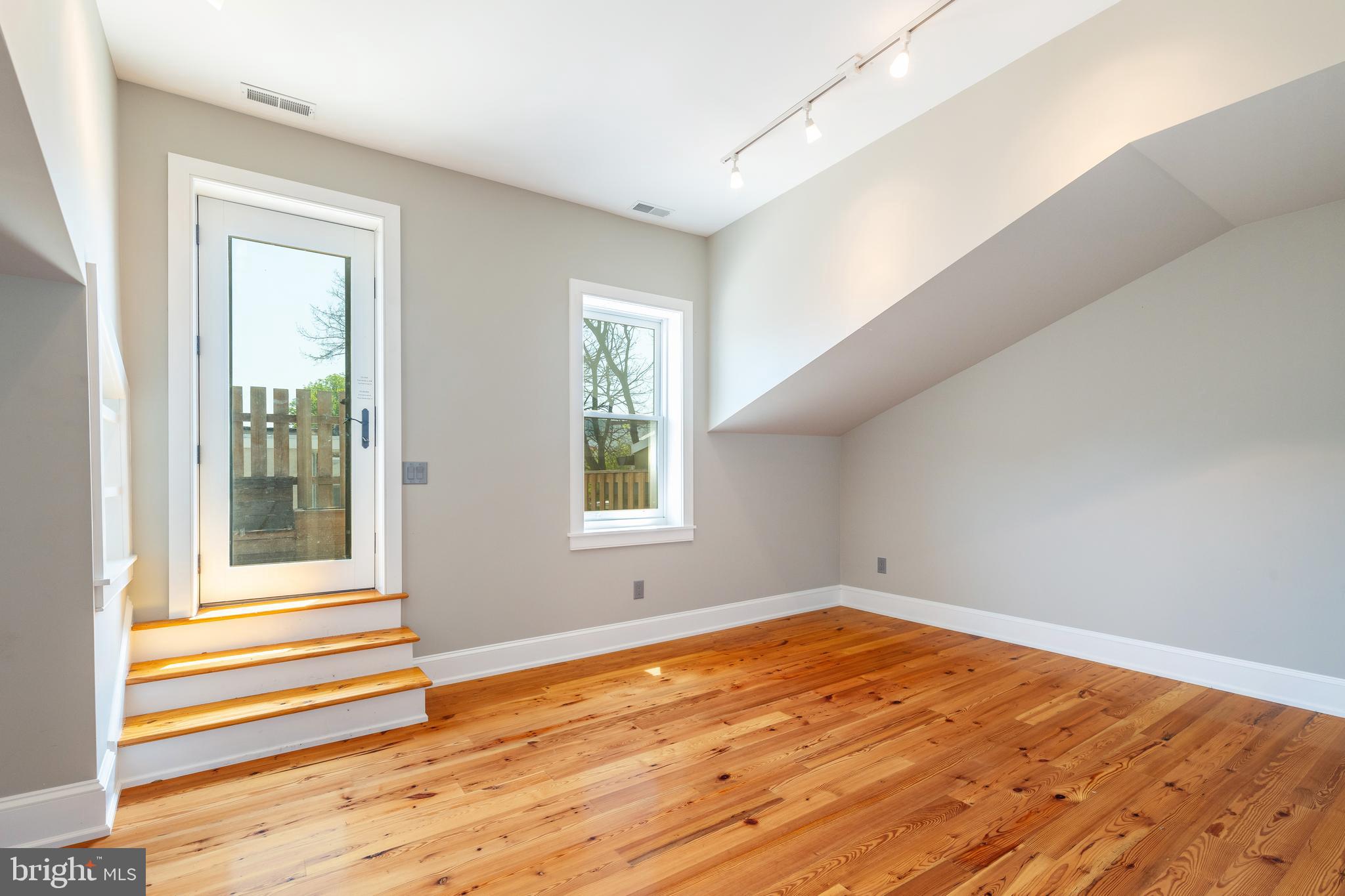 ART MUSEUM AREA - Residential