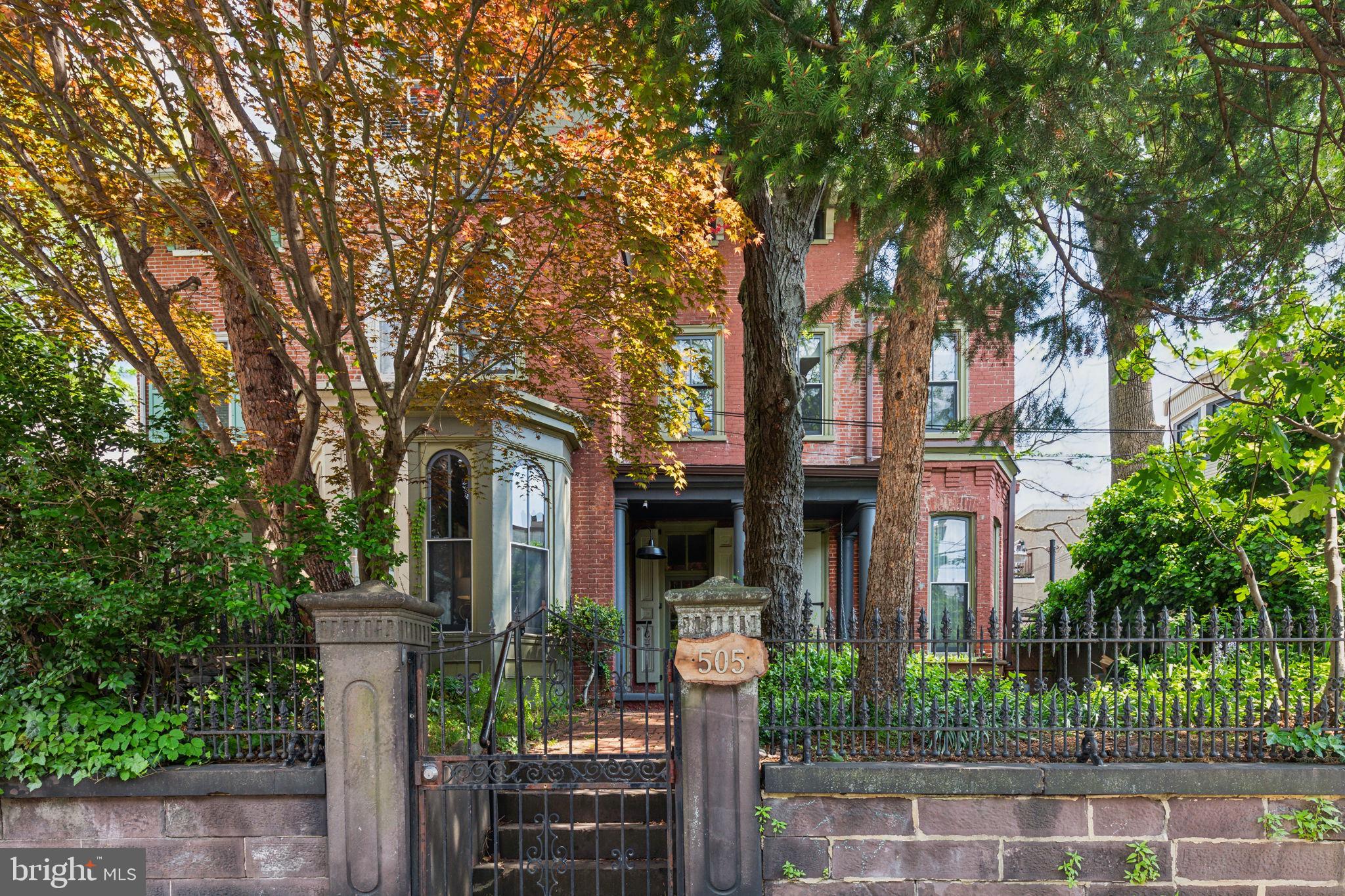 ART MUSEUM AREA - Residential