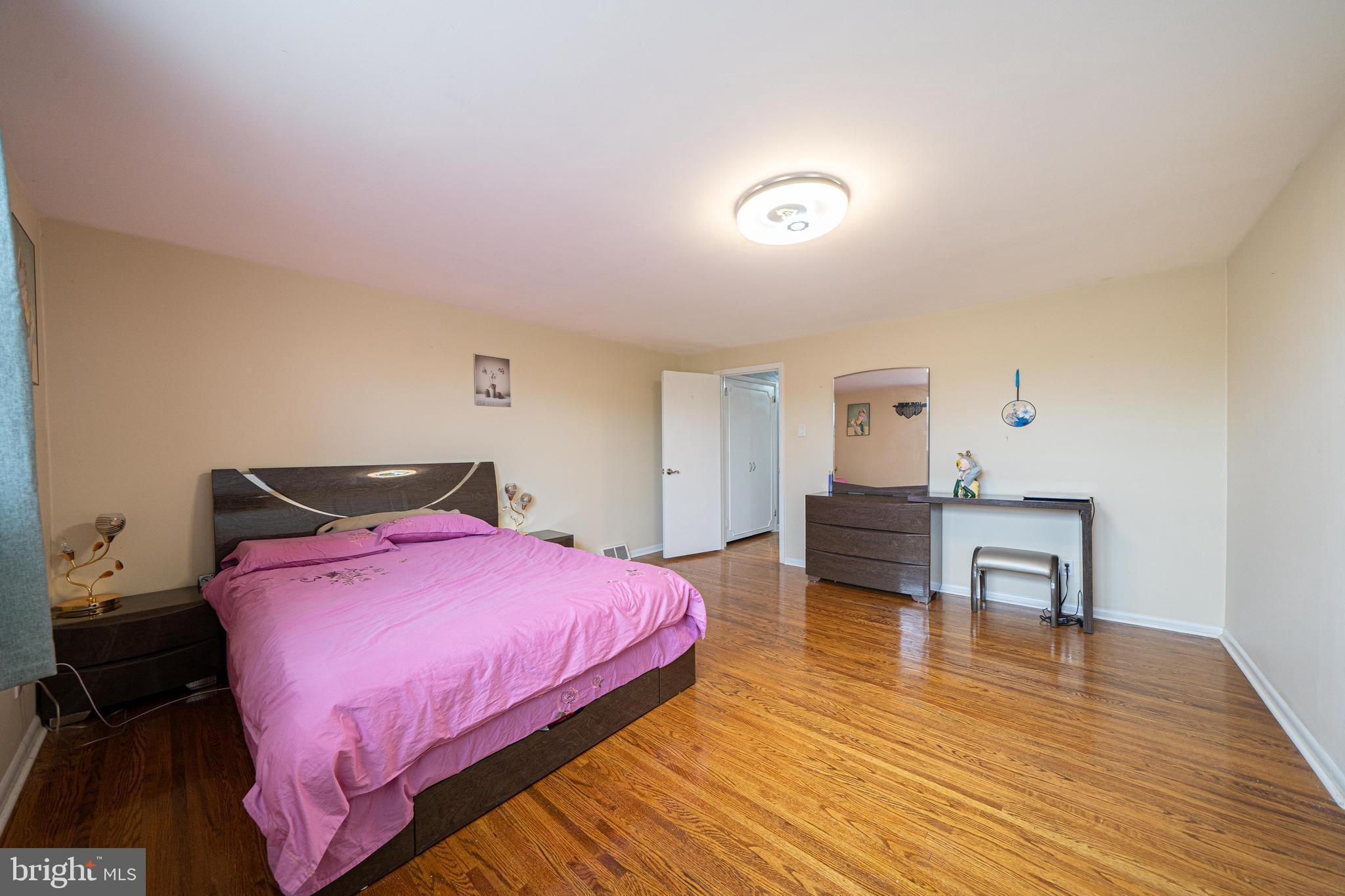 FOX CHASE - Residential
