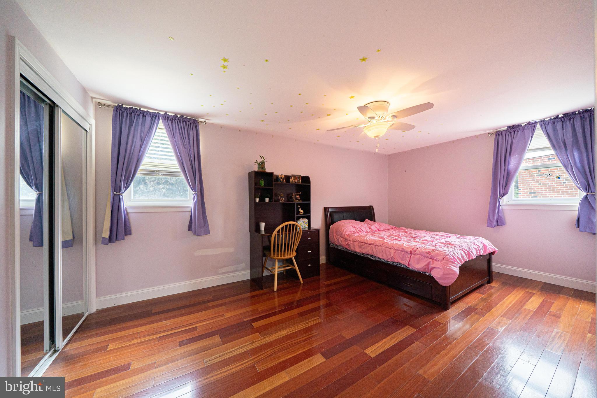 FOX CHASE - Residential