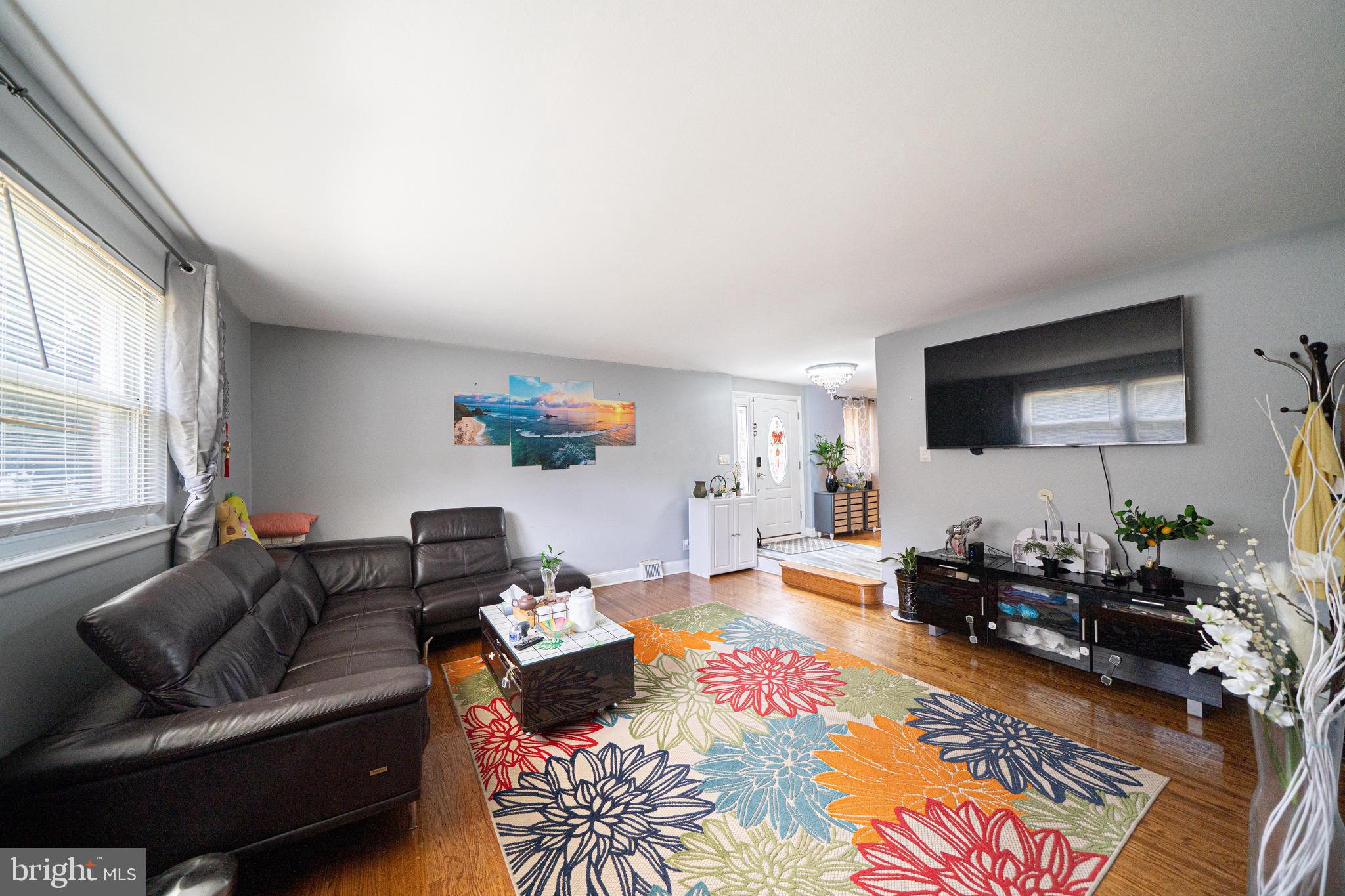 FOX CHASE - Residential