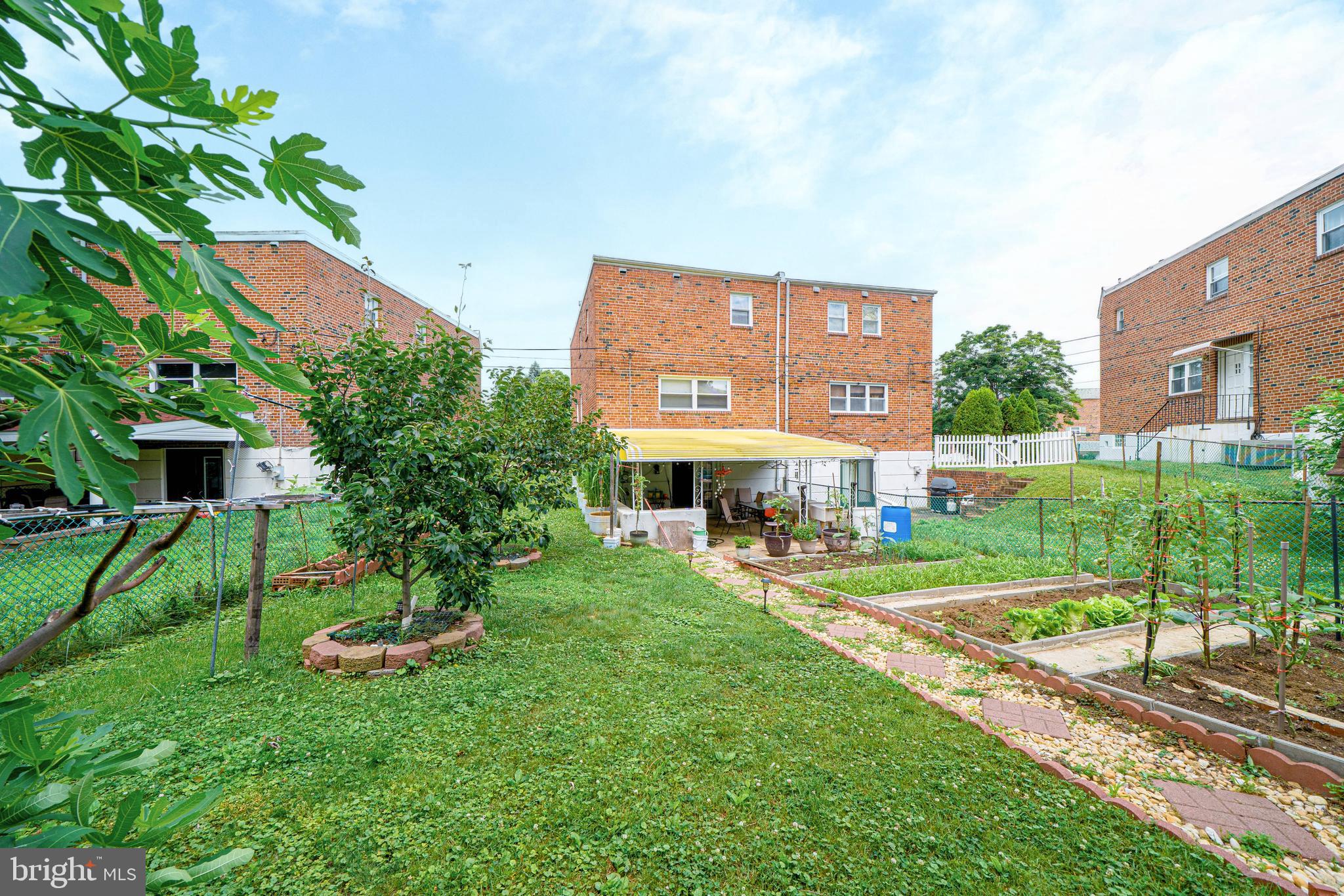 FOX CHASE - Residential