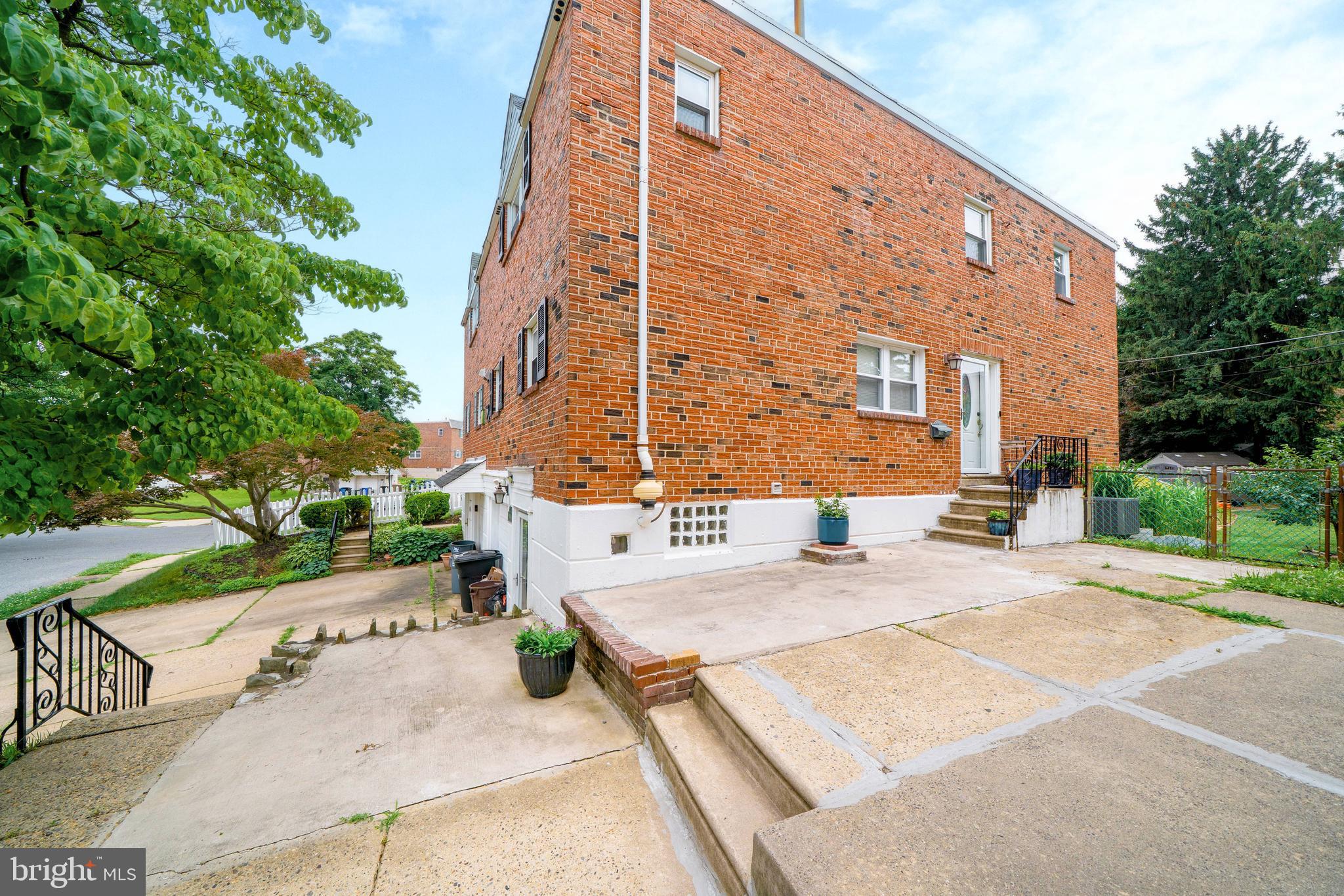 FOX CHASE - Residential