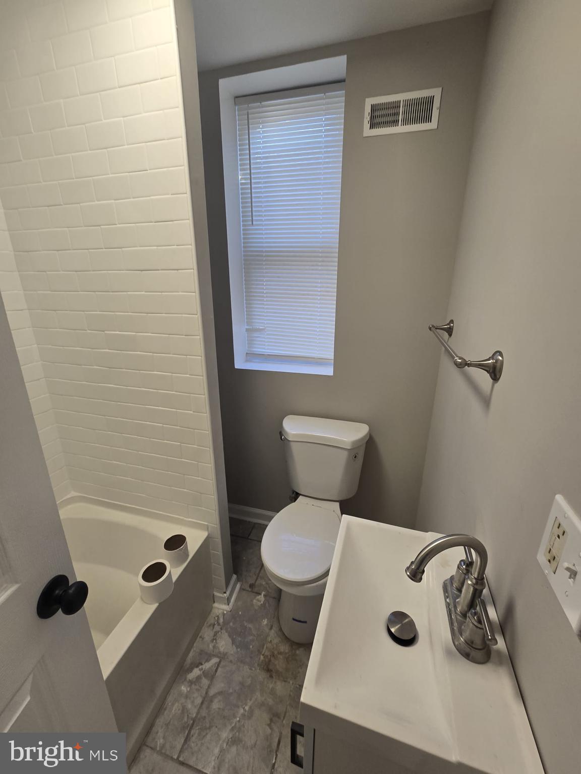 KENSINGTON - Residential Lease