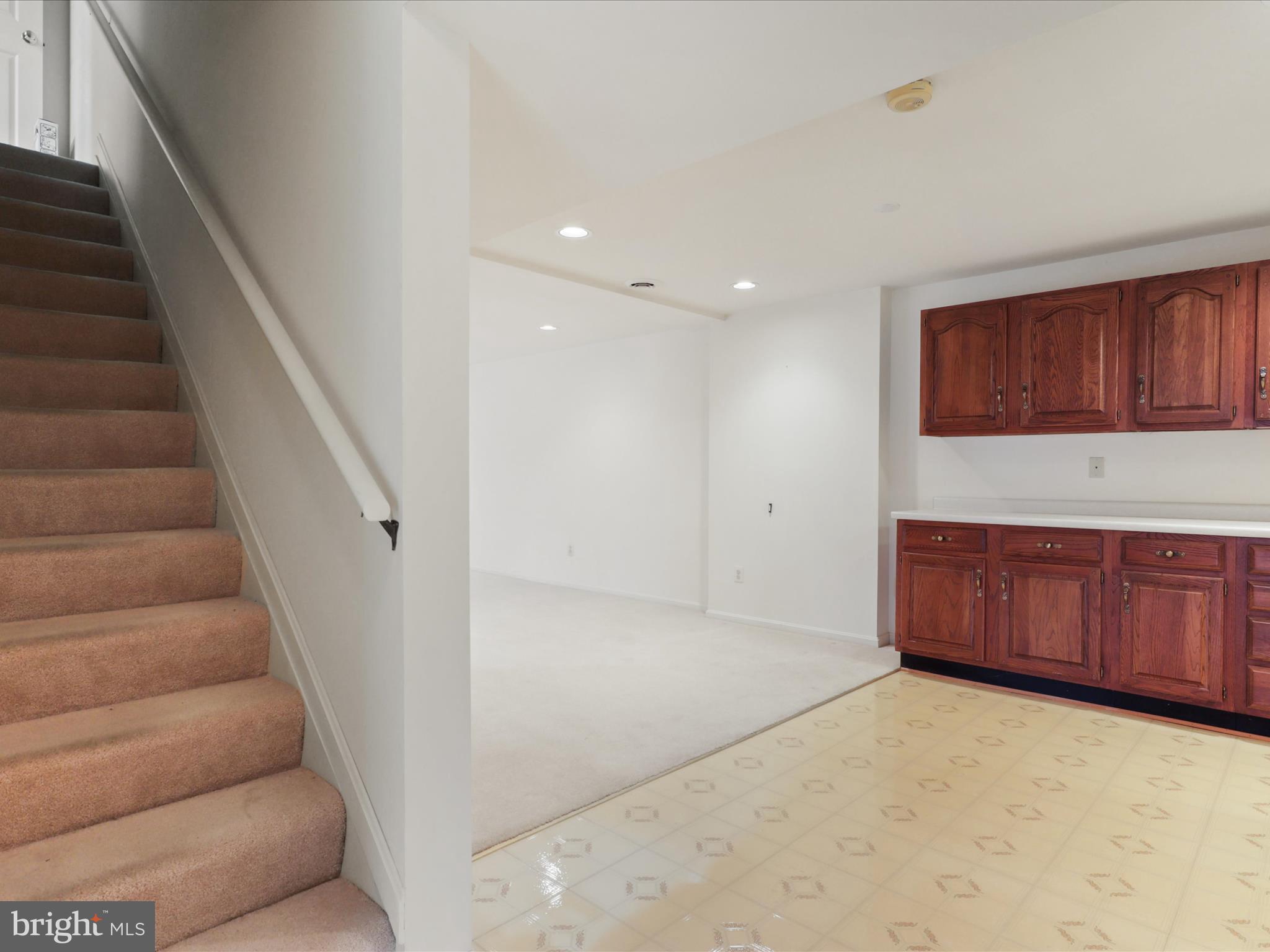SIGNAL HILL - Residential
