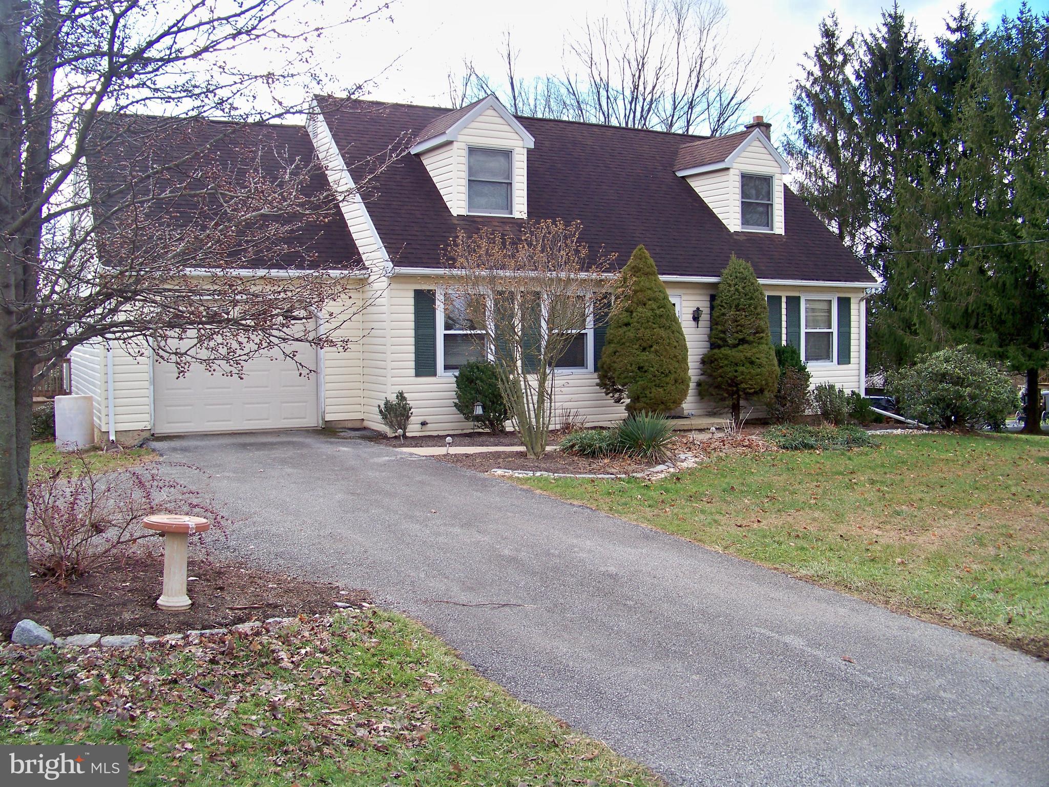 THIS PROPERTY TO BE OFFERED AT PUBLIC AUCTION ON SATURDAY, JAN 20, 2024 AT 11:00 AM BY LEFEVER & HART AUCTIONS LLC. LISTED PRICE DOES NOT REFLECT SELLING PRICE, THAT WILL BE DETERMINED BY HIGHEST BID IF ACCEPTED BY SELLER.  Nice Cape Cod on 1.04 Acre Partial Wooded Lot. Main Level Offers Living Room, Kitchen, Dining Area, Bedroom, Full Bath, Two Bonus Rooms, And Vey Nice Sun Room and Laundry Addition. Upper Level Hosts Two Bedrooms And Full Bath. Attached One-Car Garage. Unfinished Basement. Lampeter Strasburg School District!