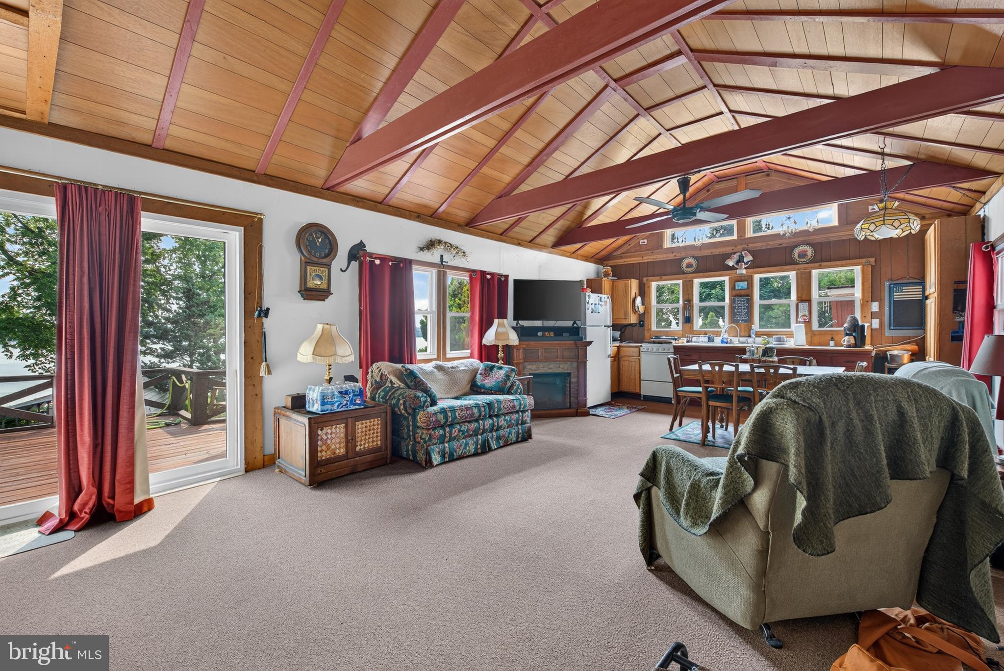 LONG LEVEL - LAKE CLARKE - Residential