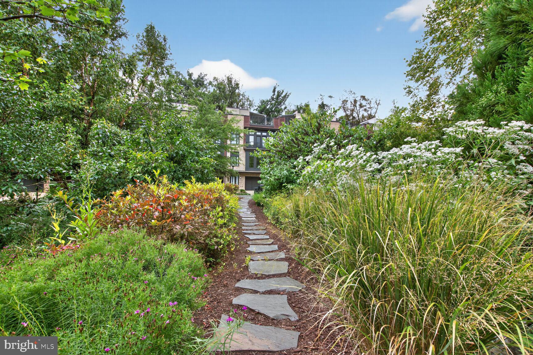 GROSVENOR HEIGHTS - Residential