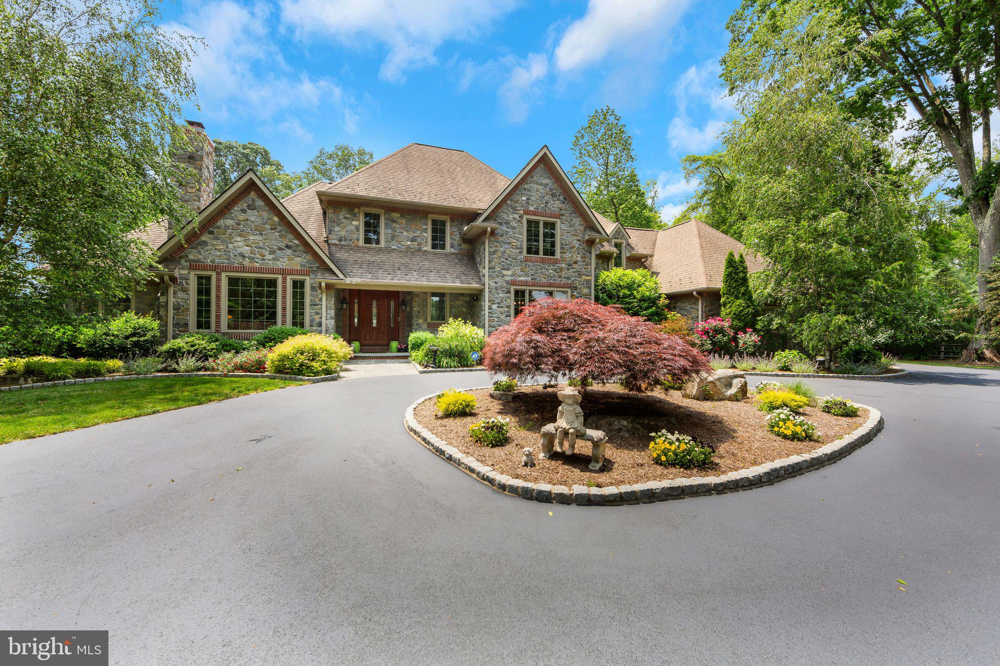 RADNOR HUNT - Residential