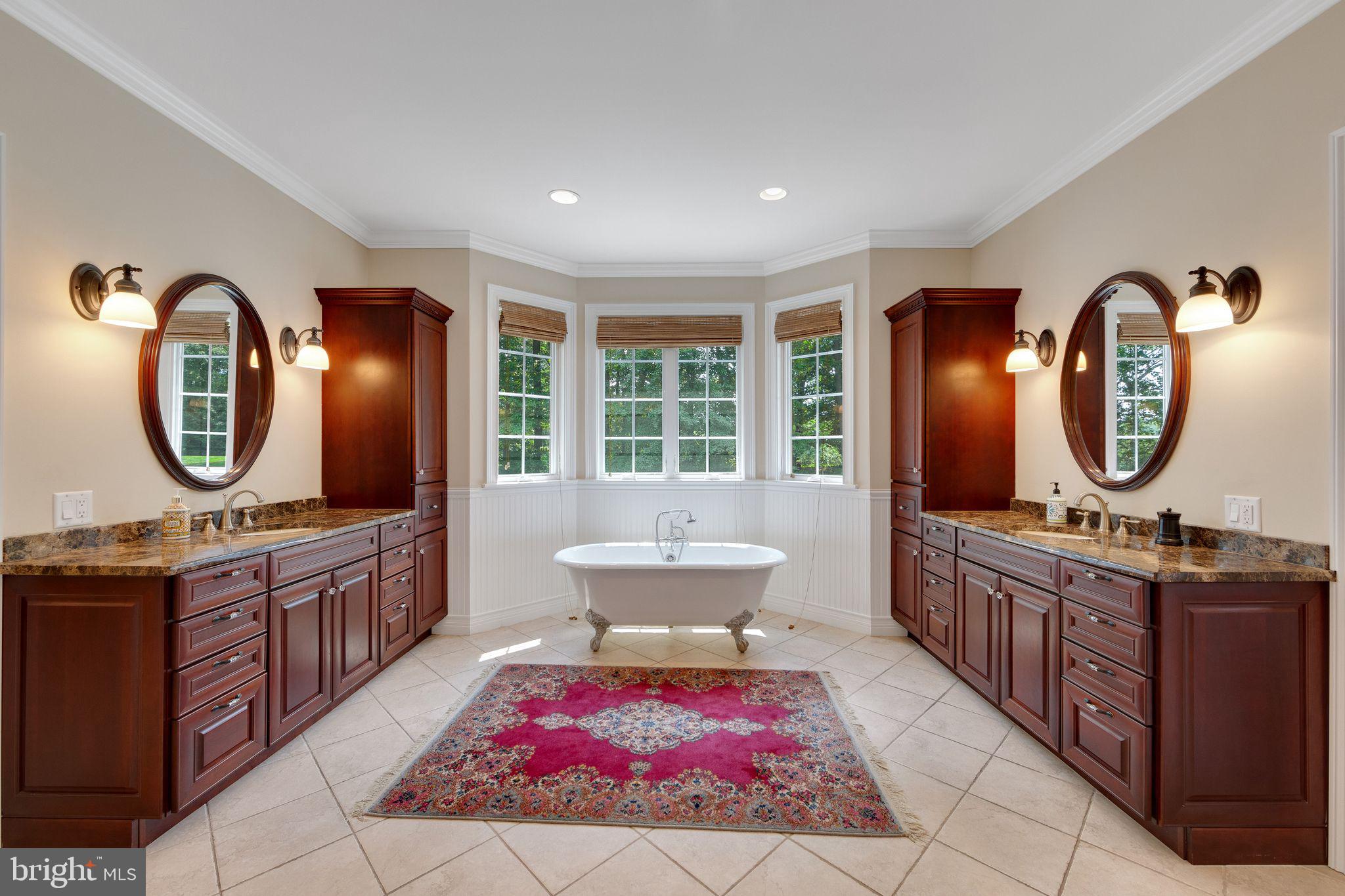 RADNOR HUNT - Residential